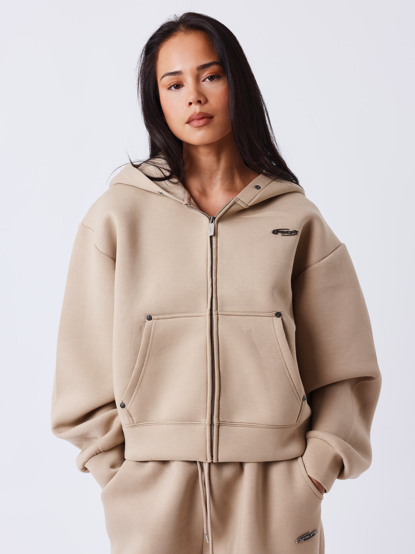 Sweat com capuz e zíper em neoprene