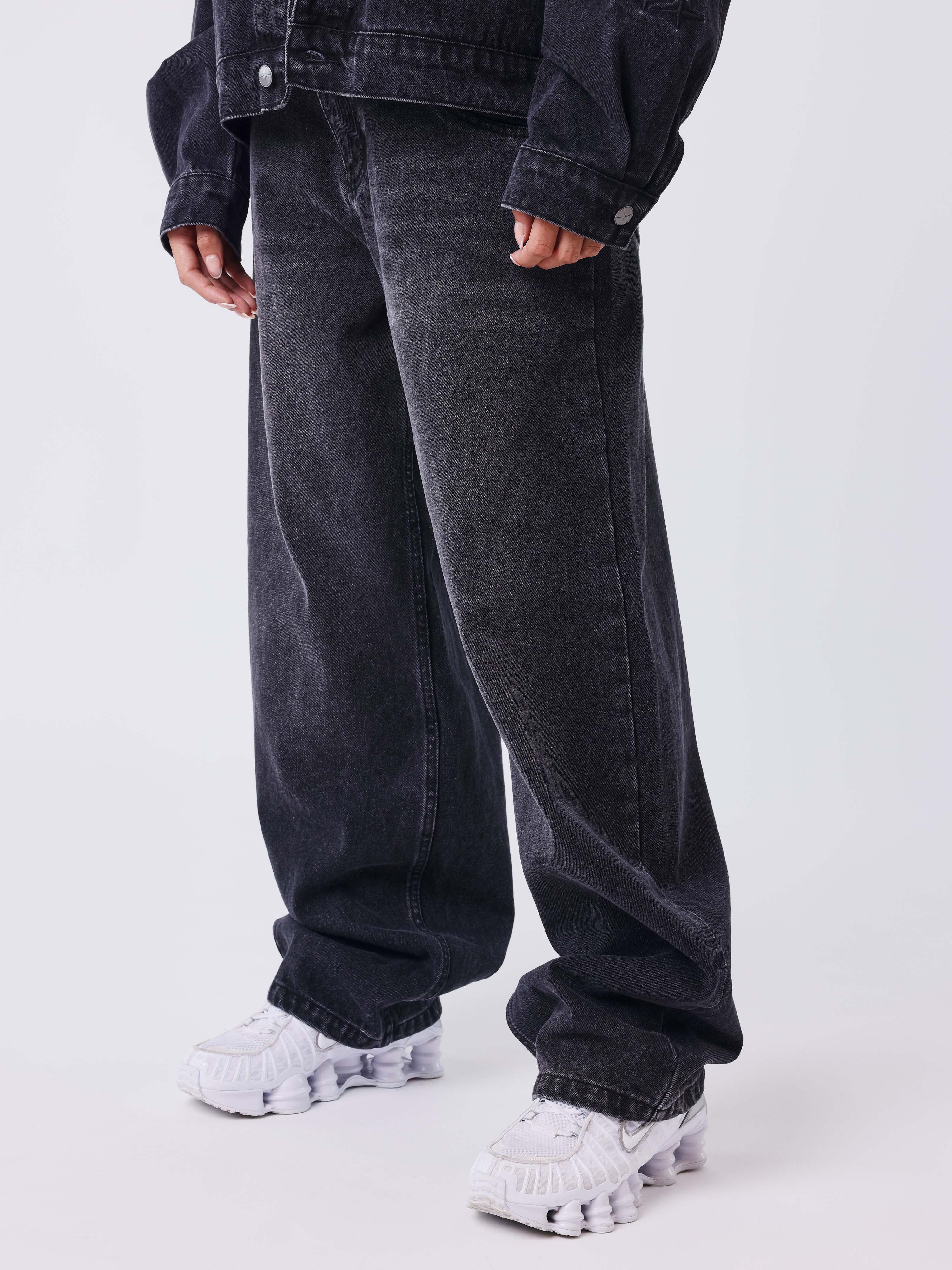 Musta kulutettu denim barrel-farkku-3