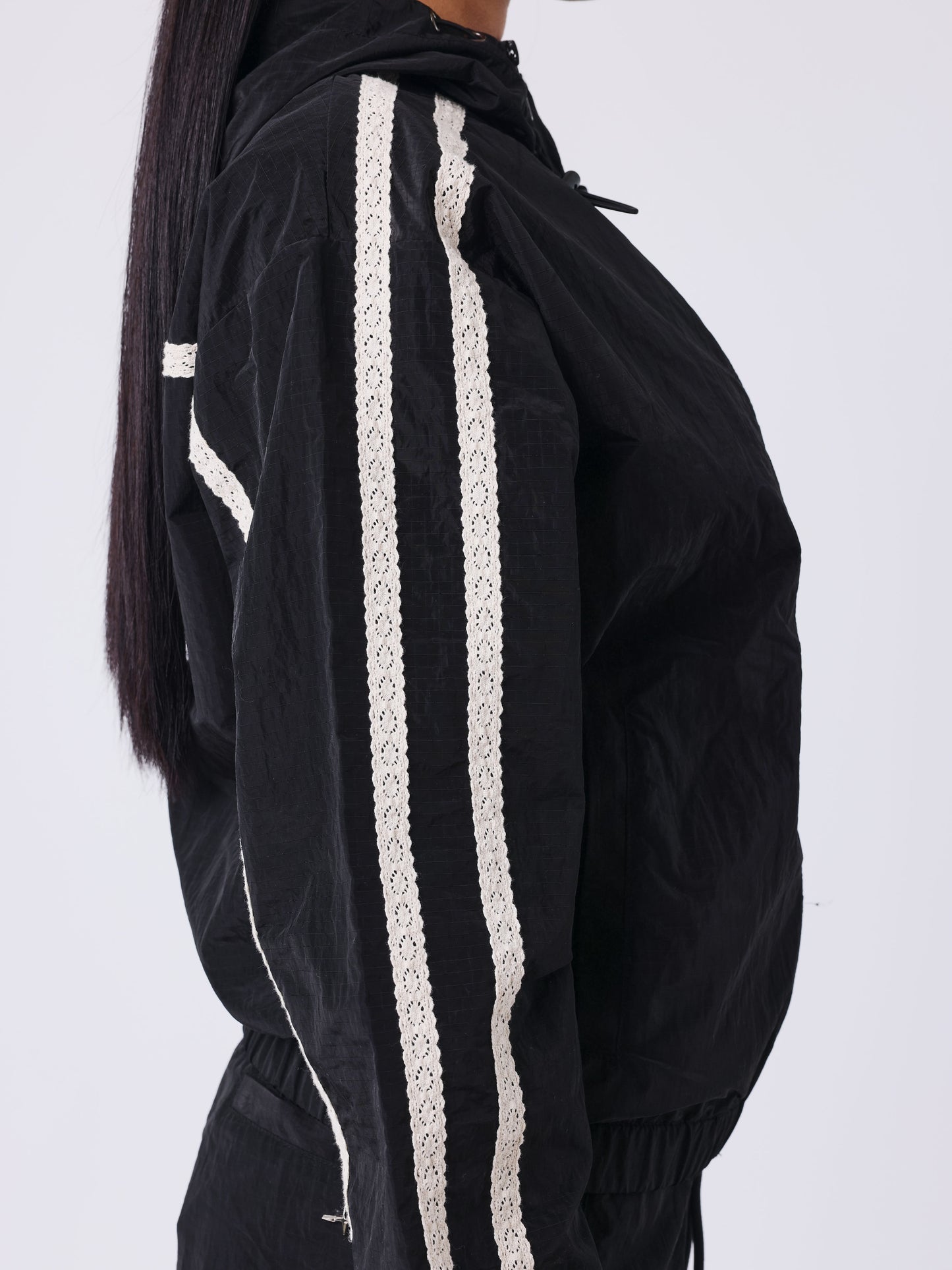 Sportly gehaakte gestreepte jas met rits