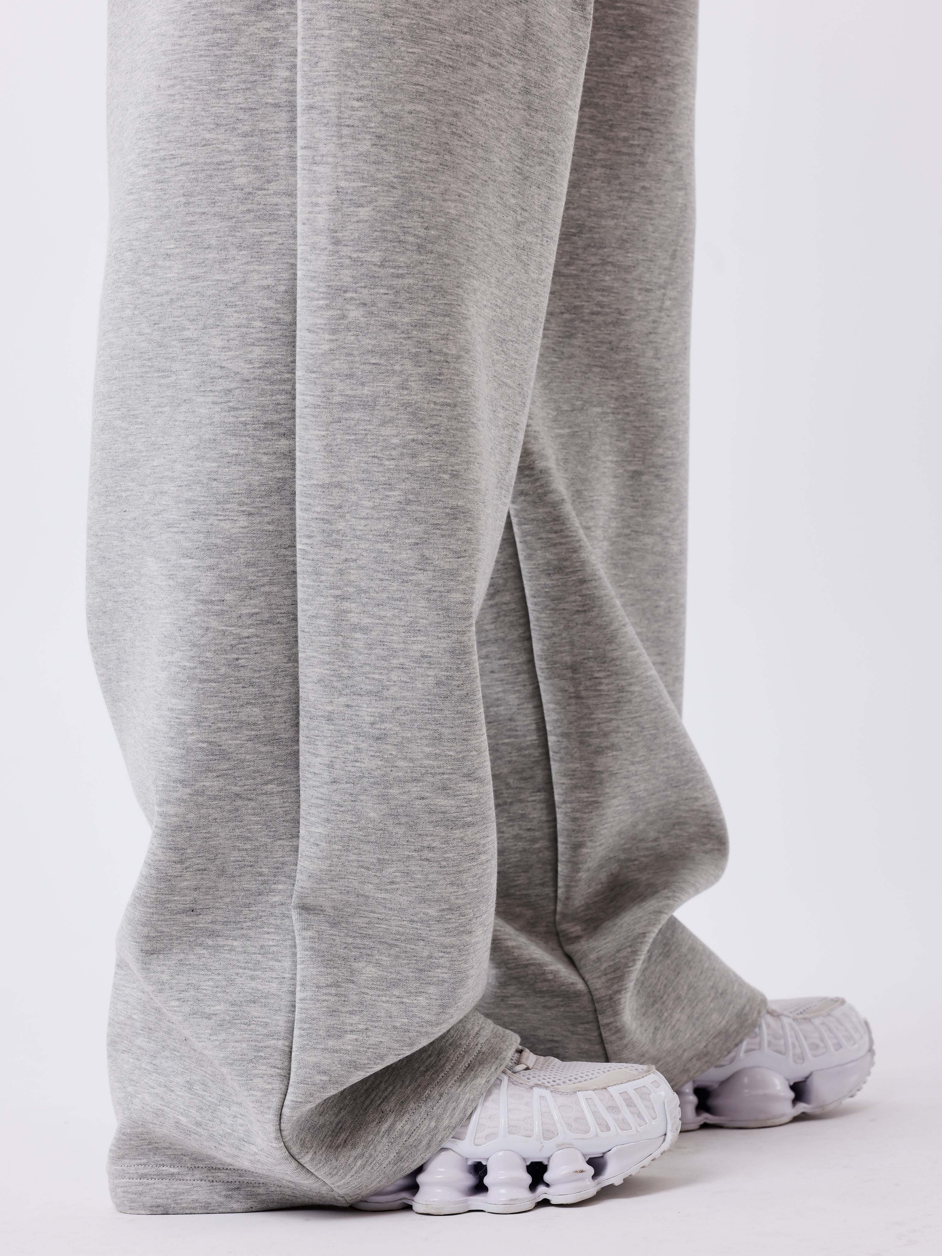 Jogginghose mit natürlichen Falten-5