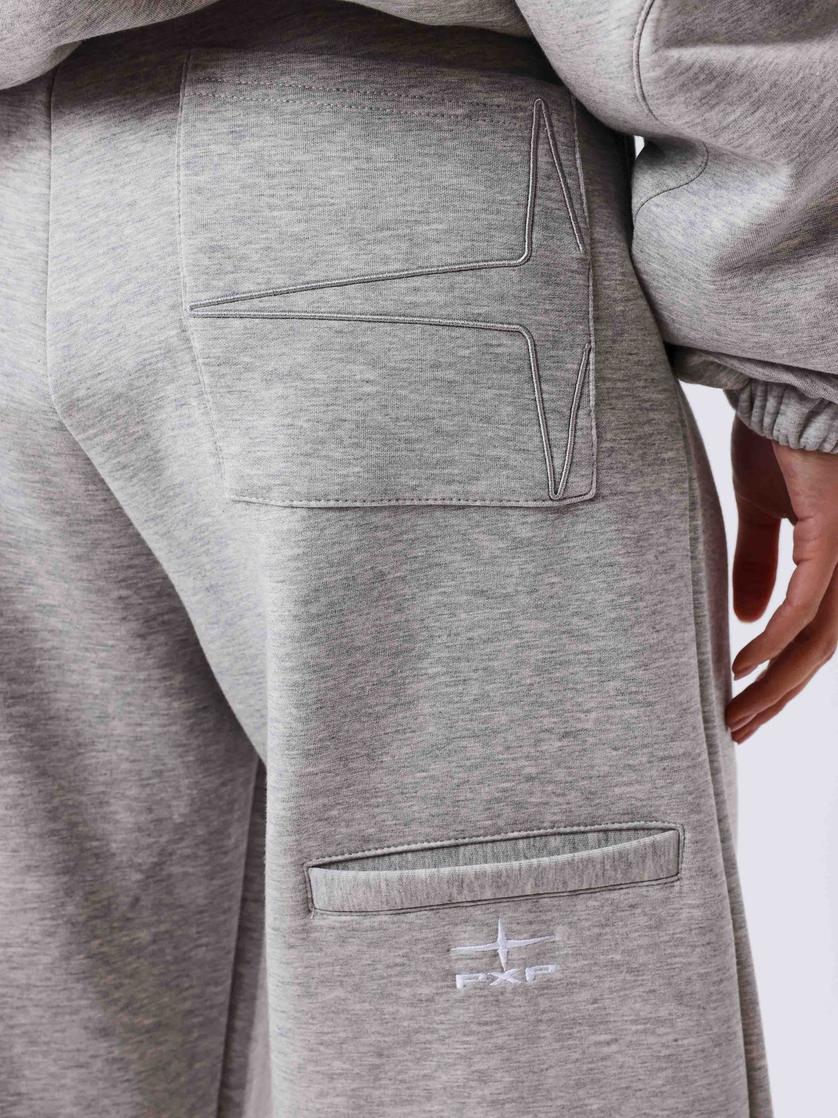 Jogginghose mit natürlichen Falten-6