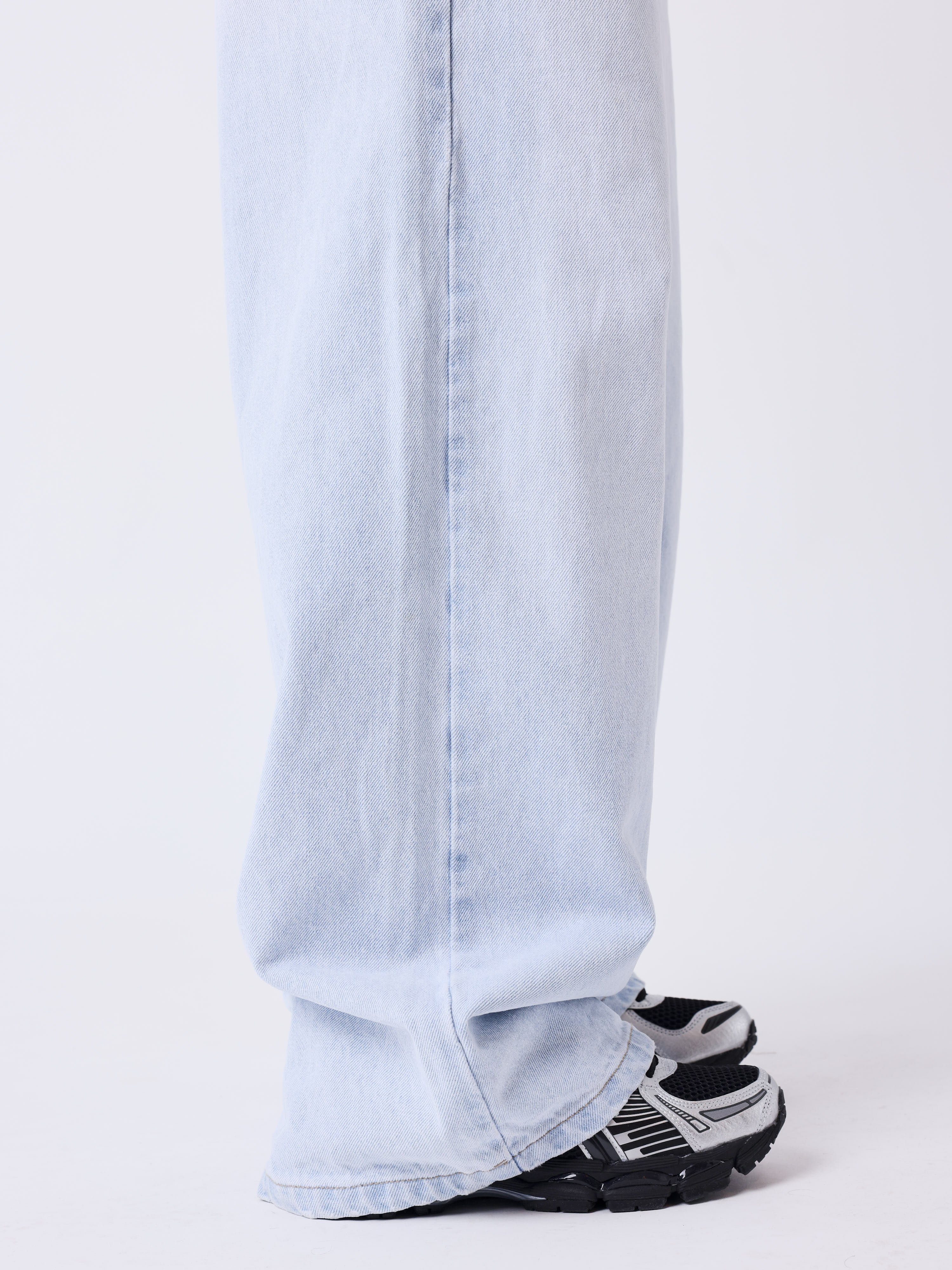 Jeans mit Ösen-5