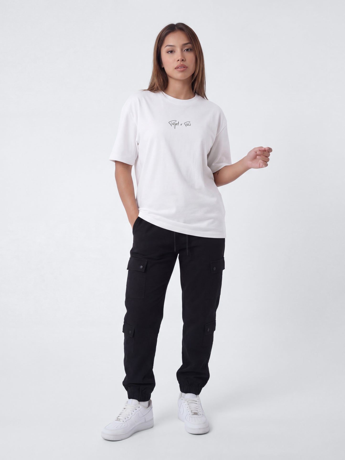 Pantalón cargo multi-bolsillos con ajuste elástico