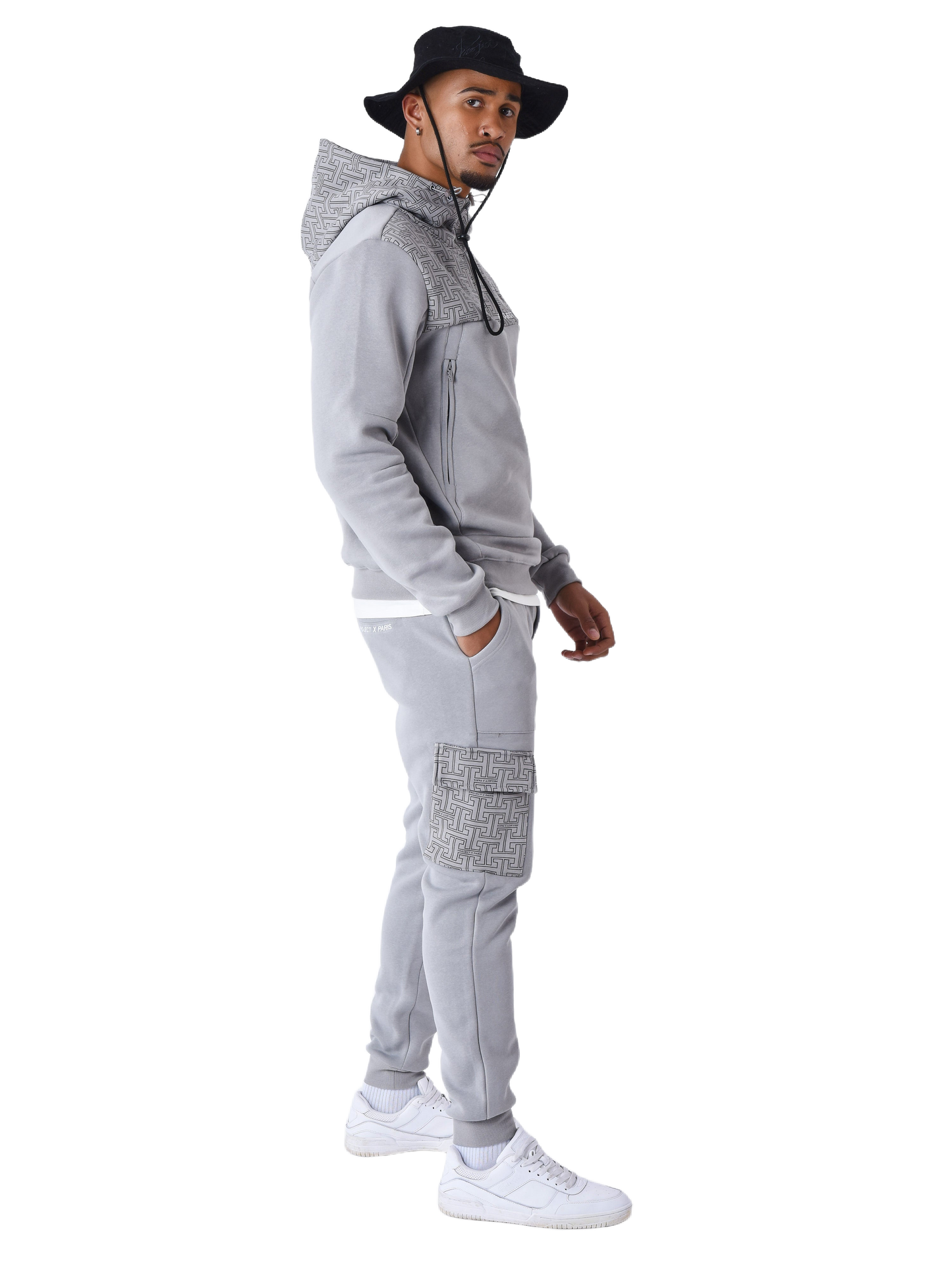 2444050-gris-clair-modelshot