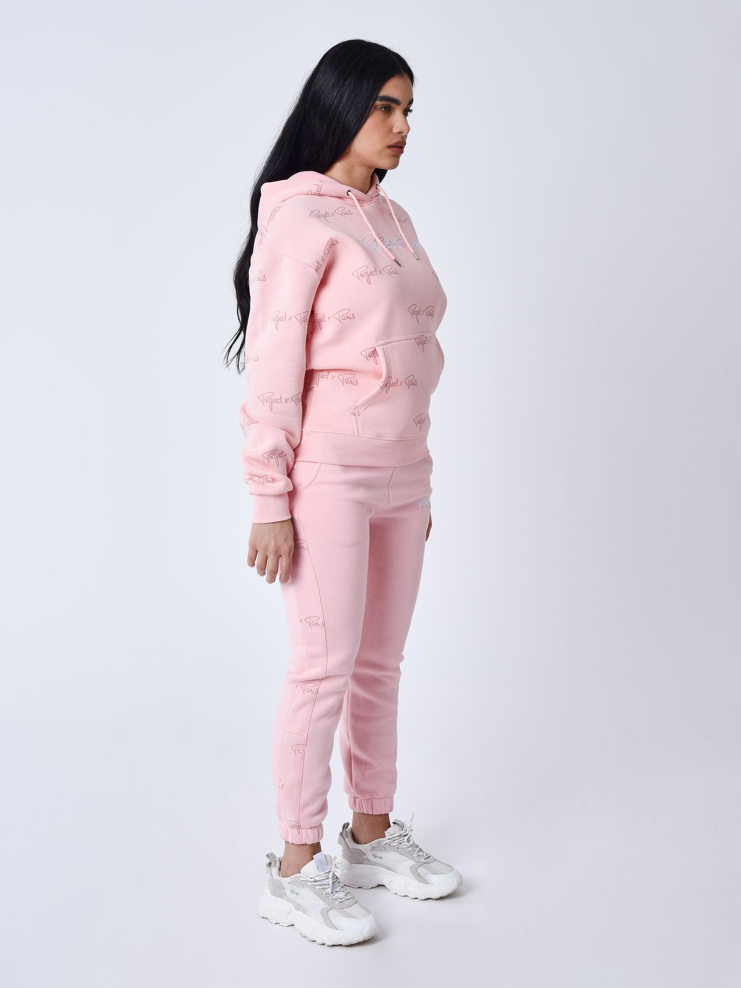 bas-de-jogging-a-bandes-all-over-signature-rose-modelshot