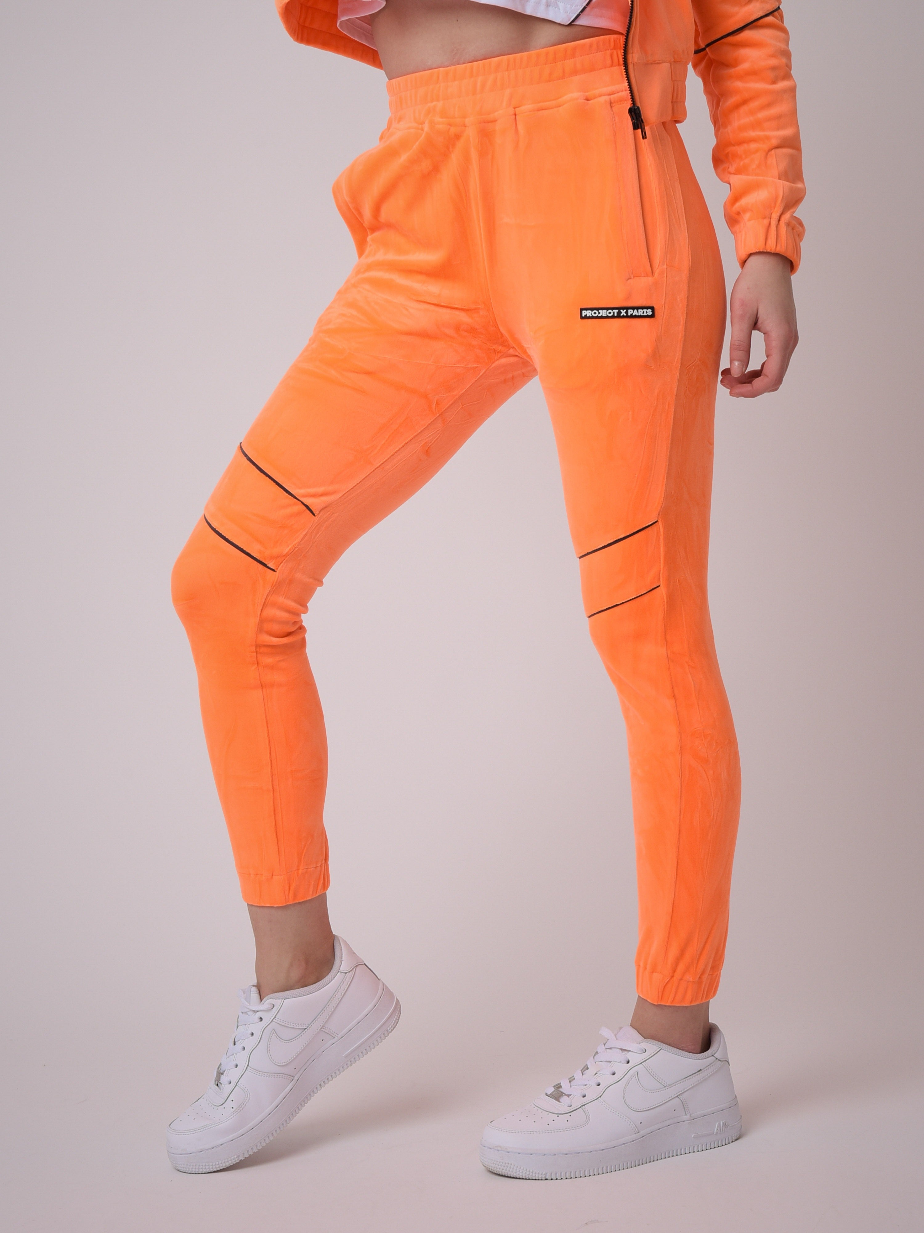 Basic jogging bottoms with contrasting pipings-4