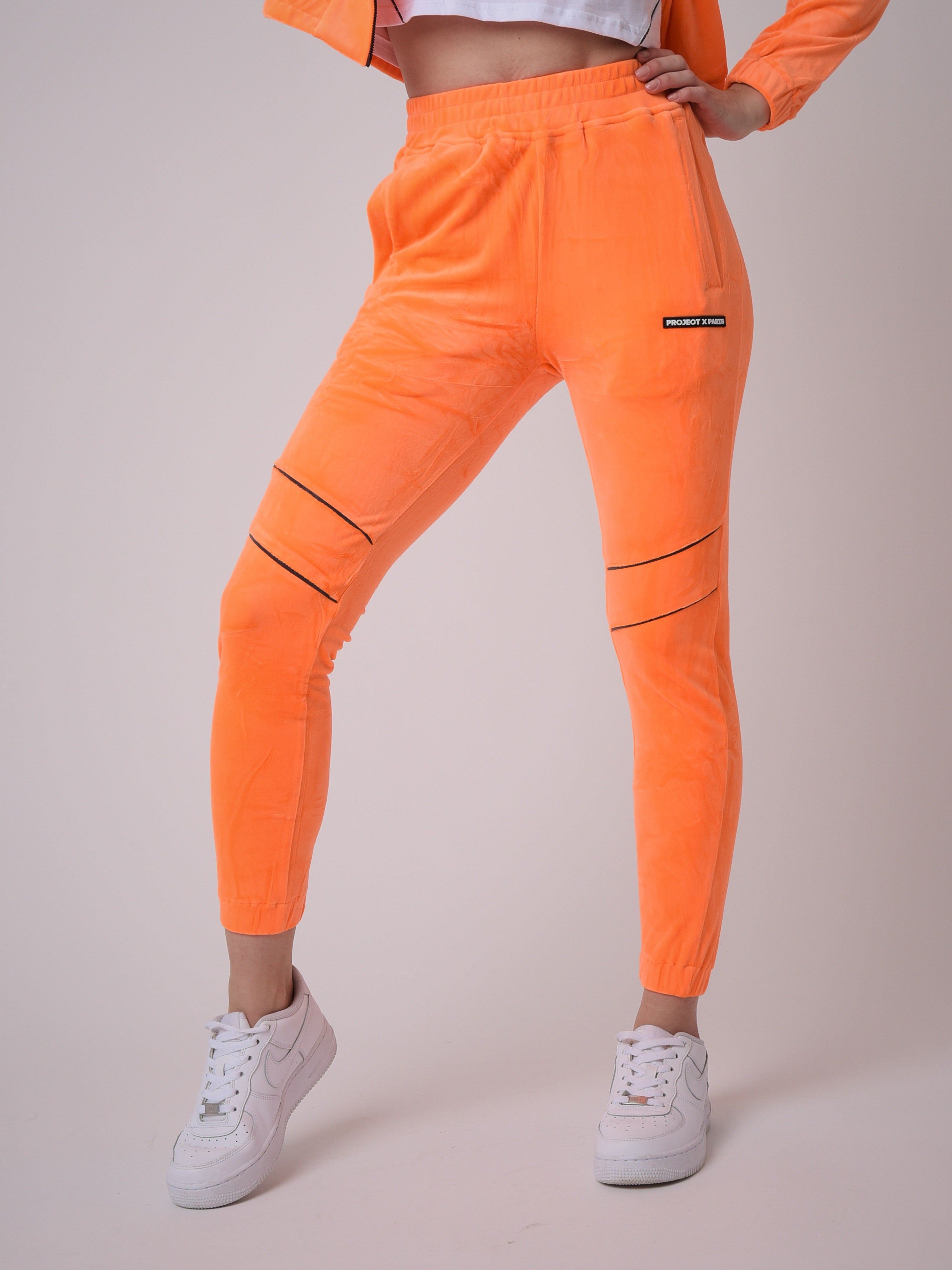 Basic jogging bottoms with contrasting pipings-3