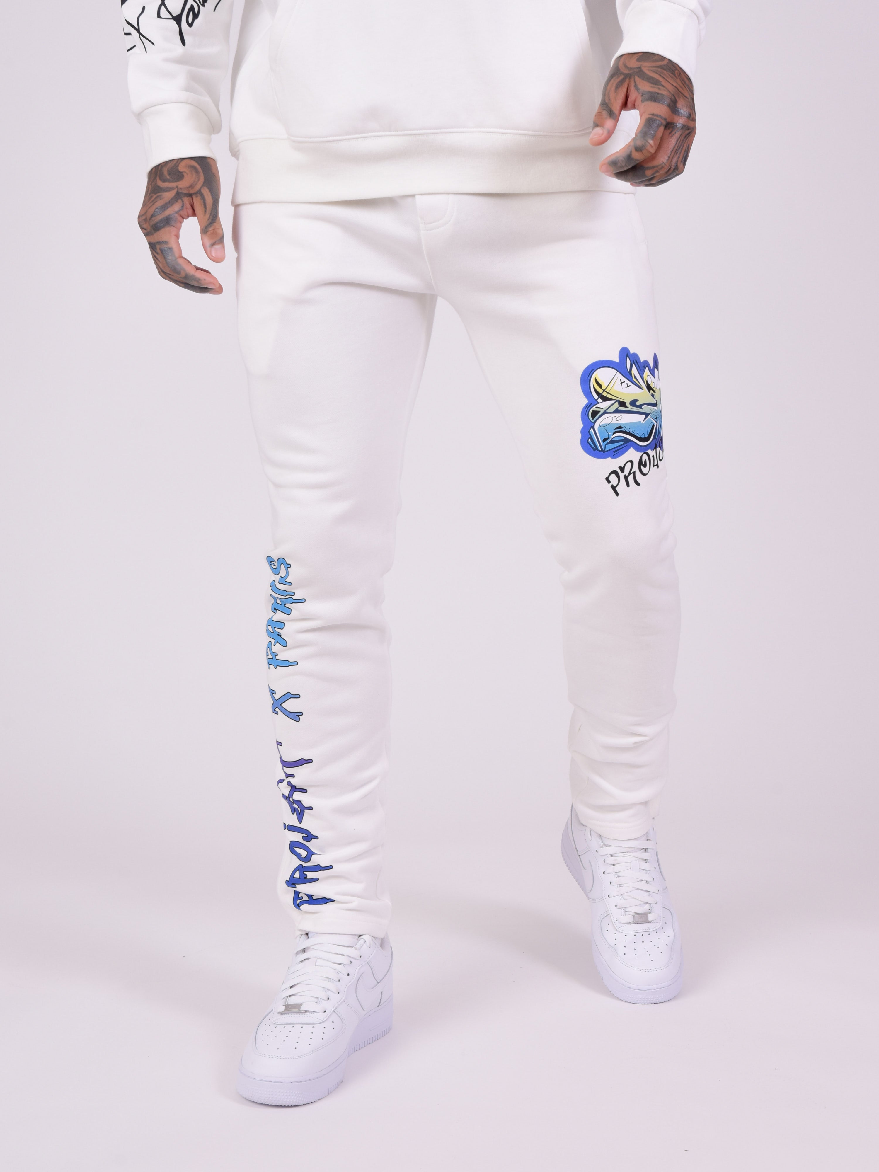 bas-de-jogging-imprime-street-art-blanc-modelshot
