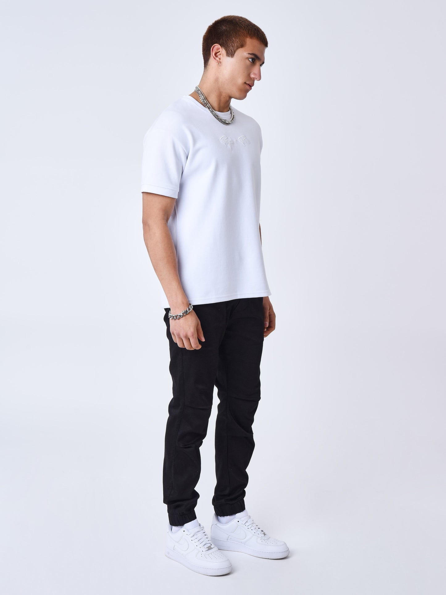 bas-de-jogging-parachute-basique-noir-modelshot