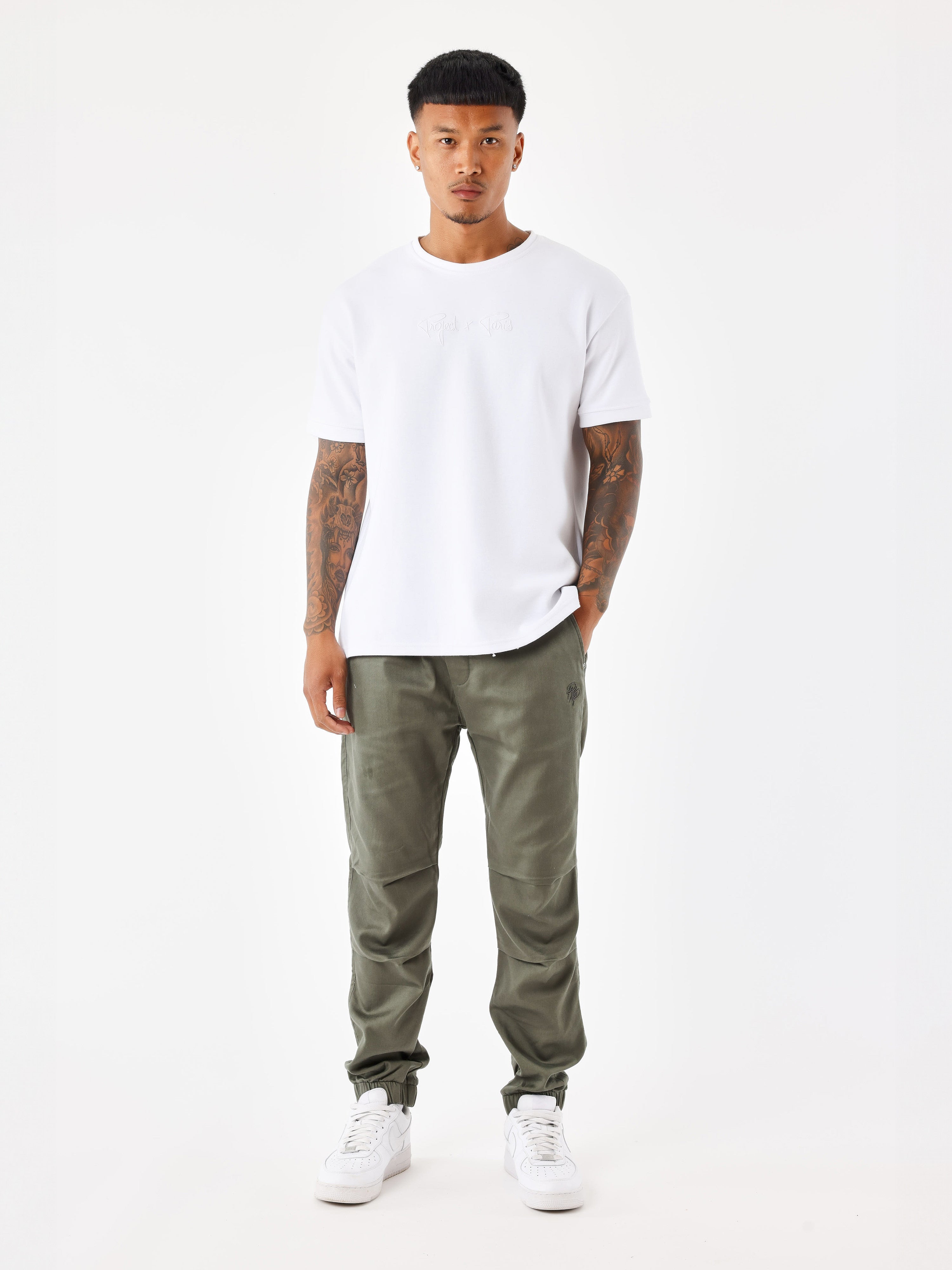 bas-de-jogging-parachute-basique-kaki-modelshot