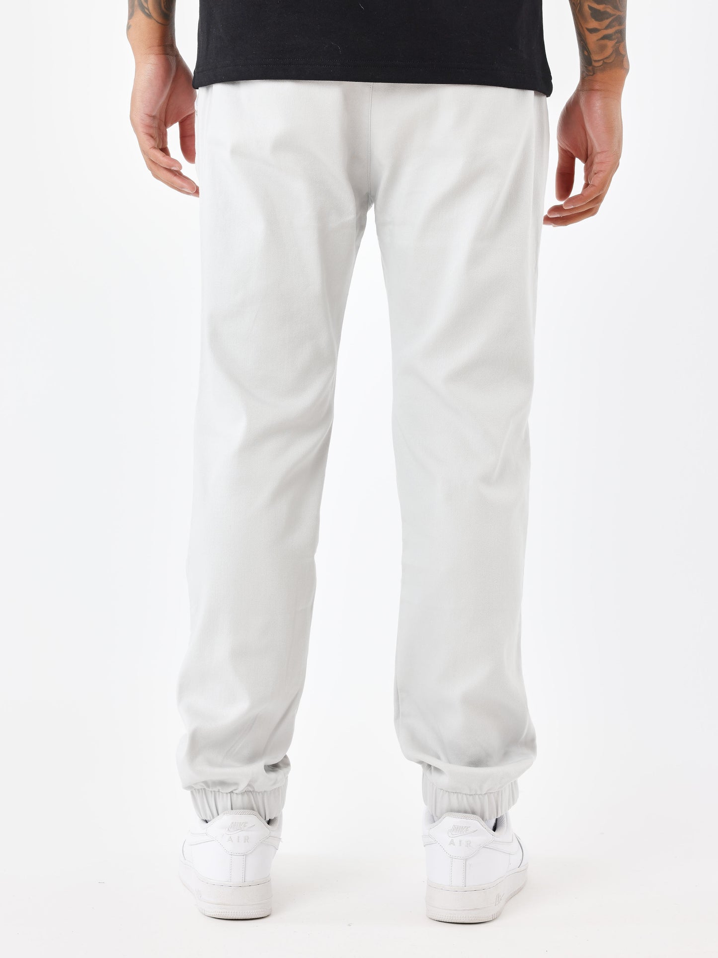 bas-de-jogging-parachute-basique-light-stone-modelshot