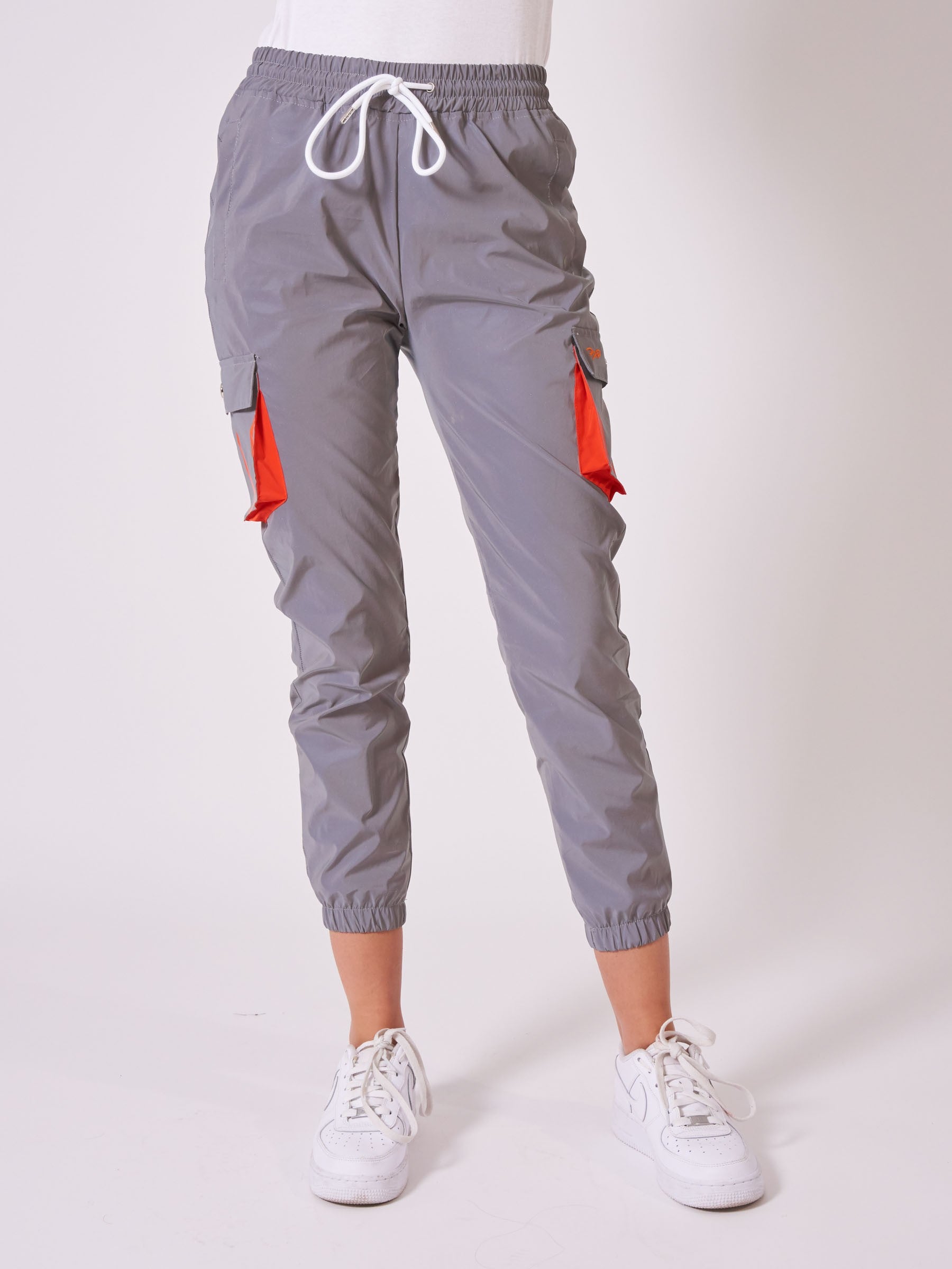 bas-de-jogging-poches-oversize-orange-modelshot