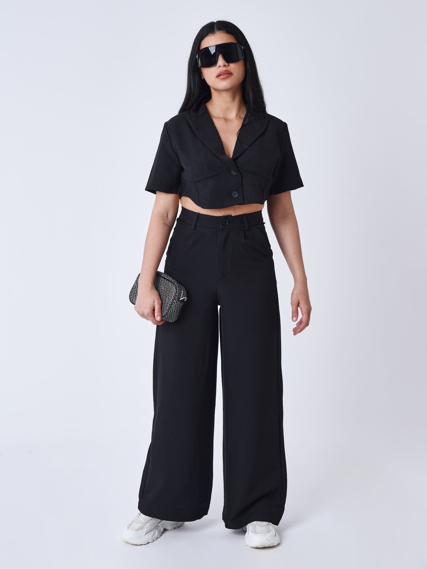 blazer-court--noir-modelshot