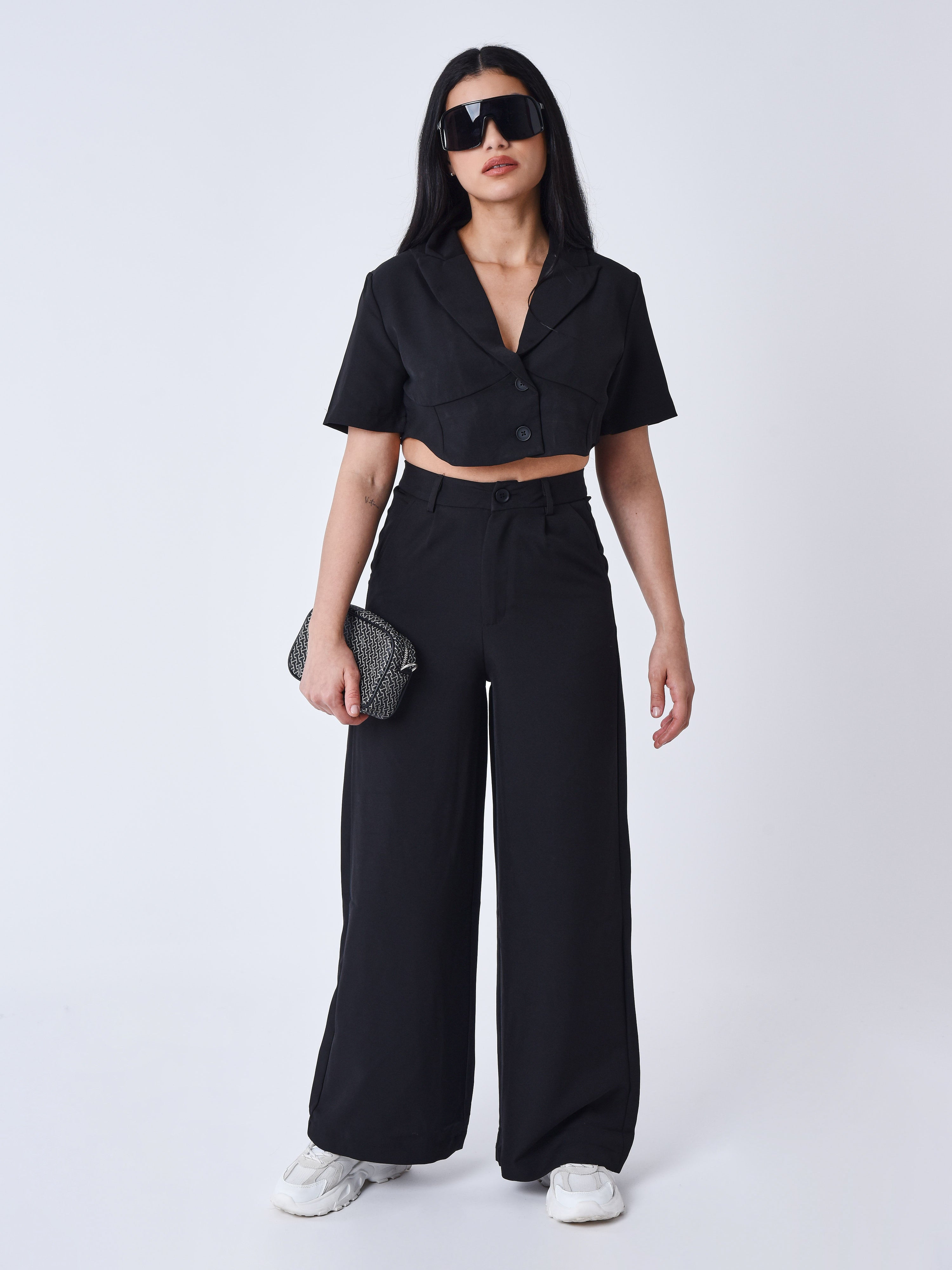 blazer-court--noir-modelshot