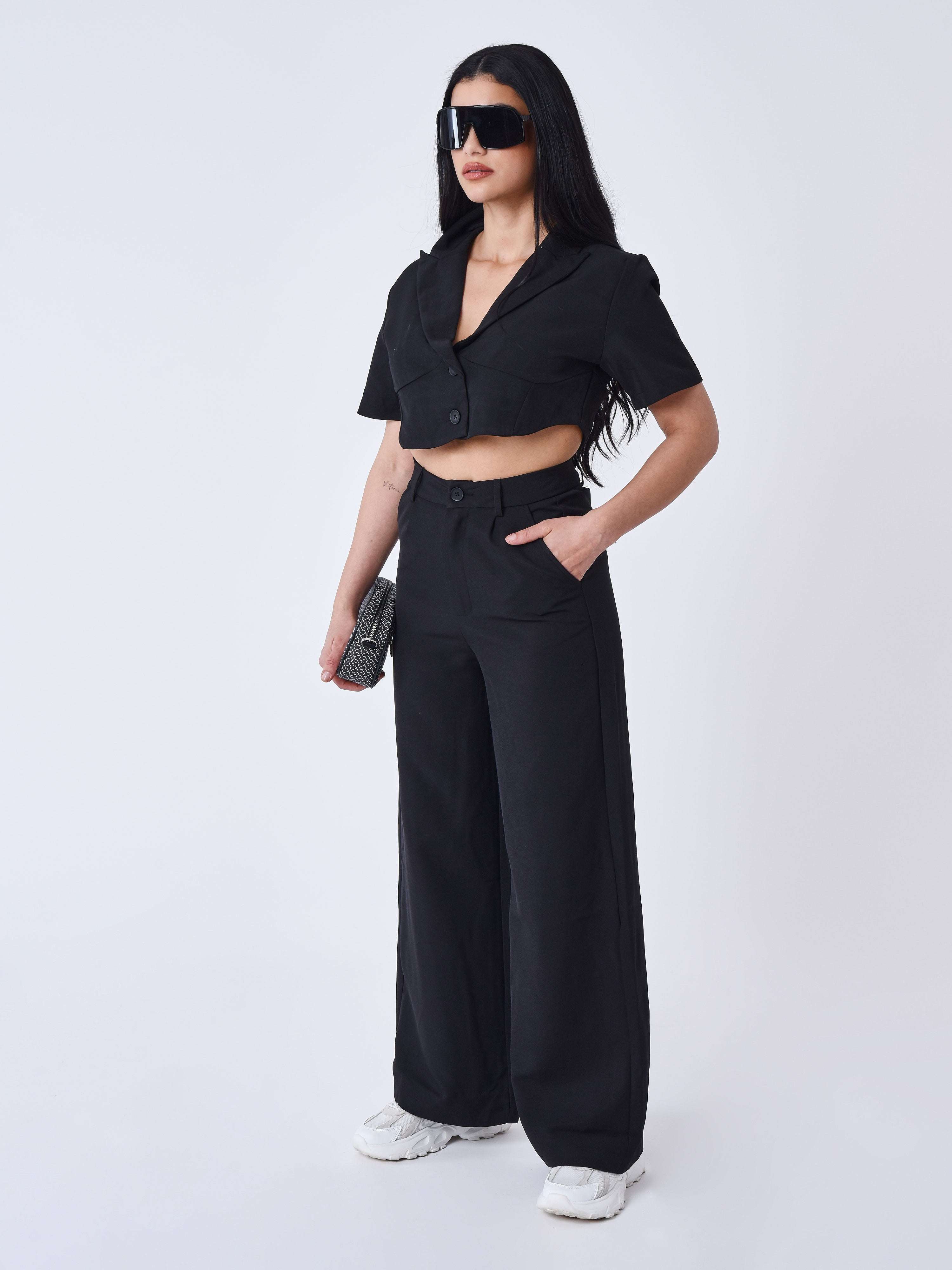 blazer-court--noir-modelshot