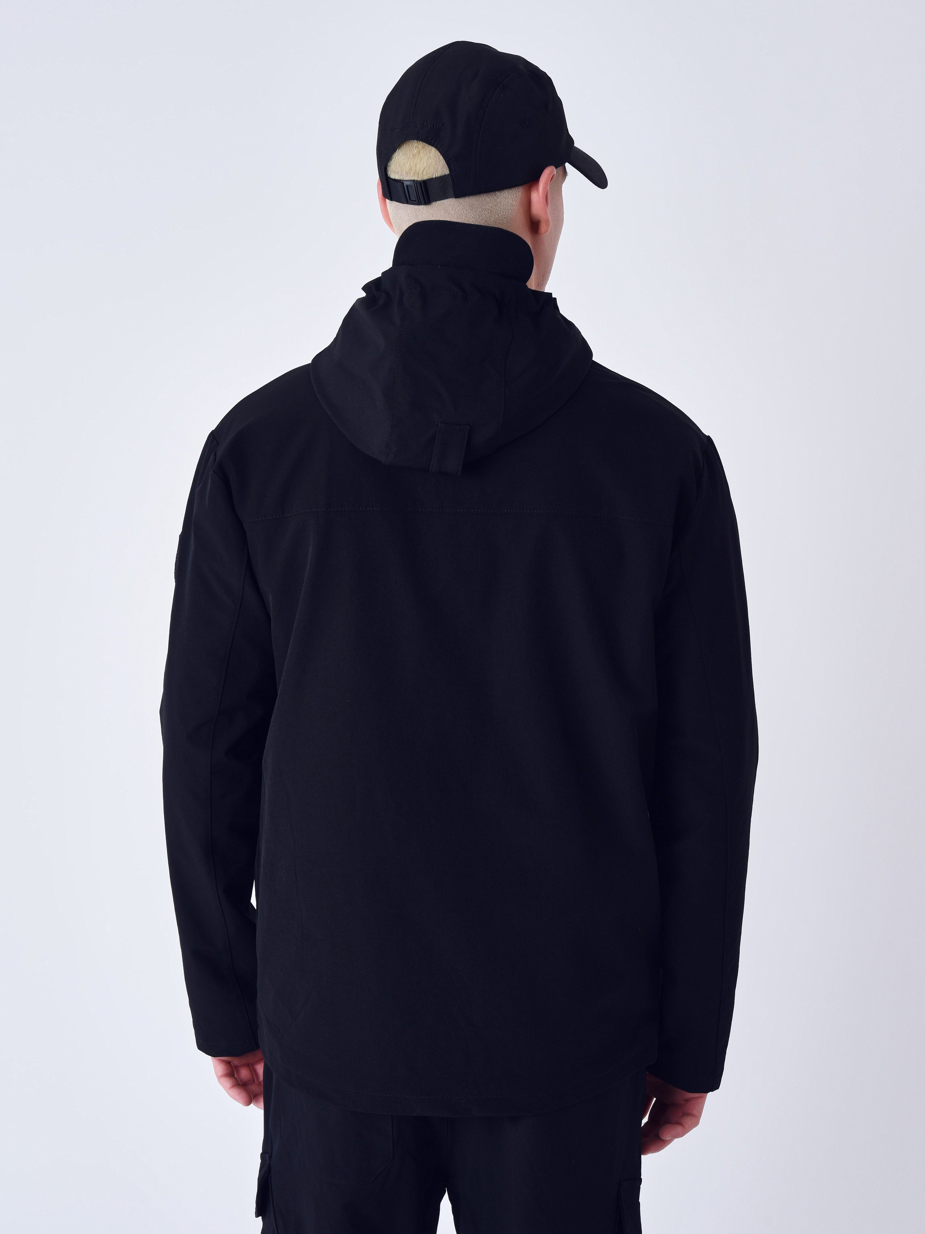 blouson-techwear-contraste-noir