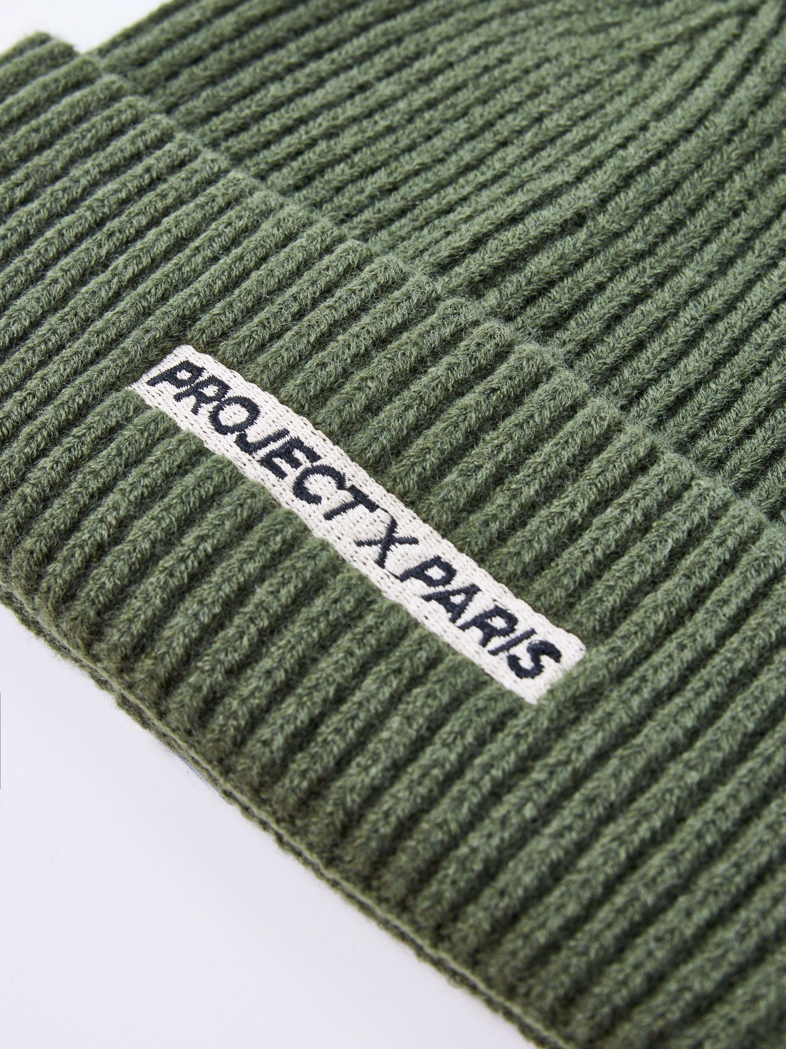 Bonnet brodé-3