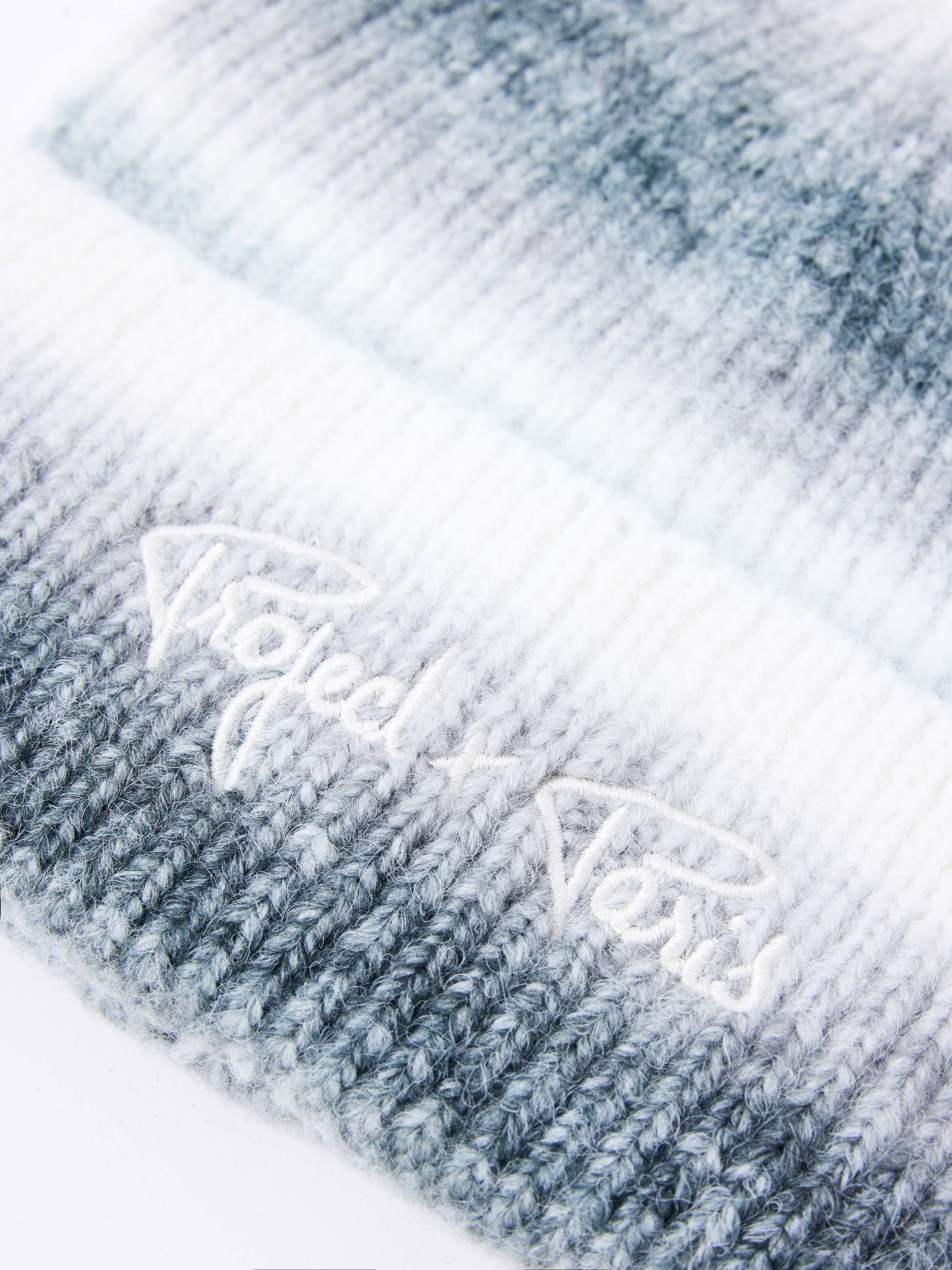 bonnet-degrade-gris-clair