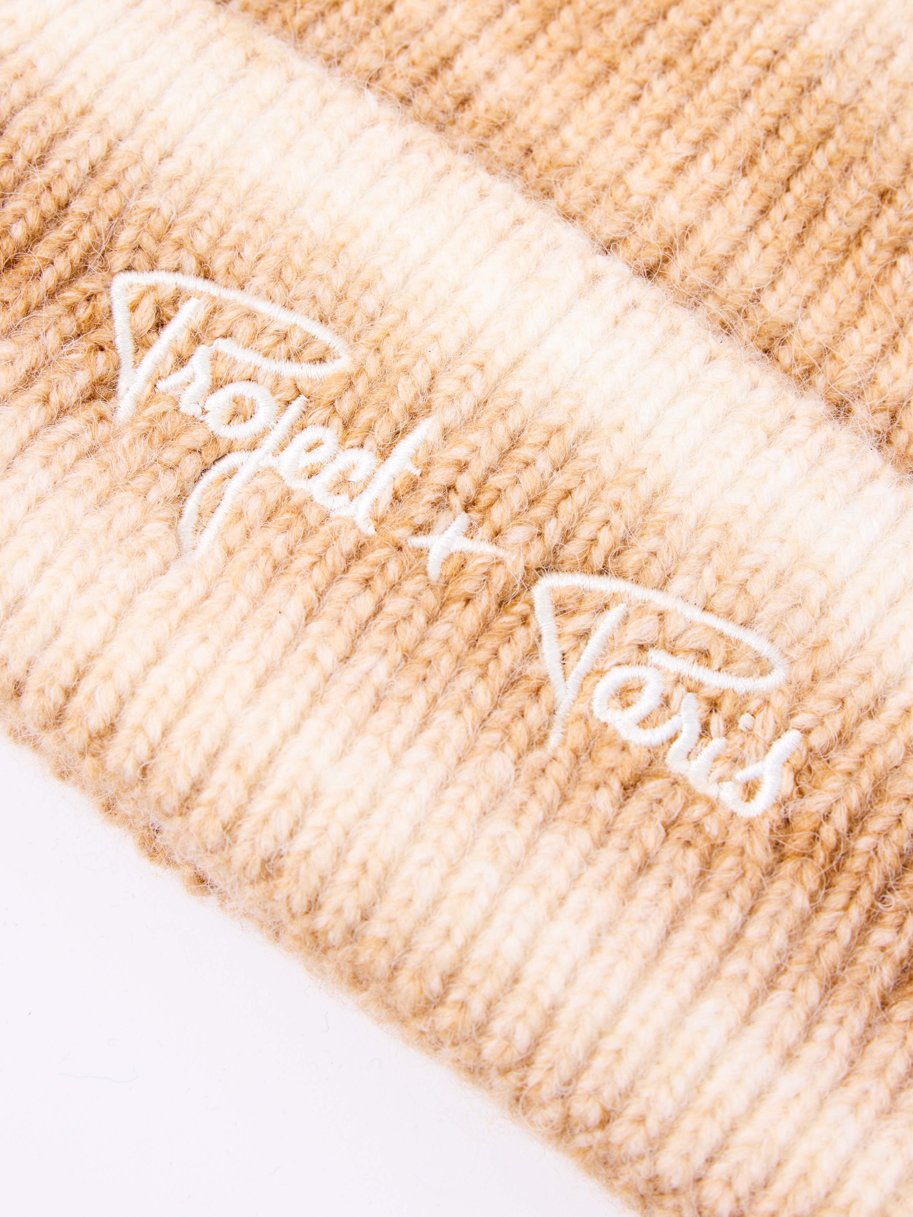 bonnet-degrade-beige-detailshot