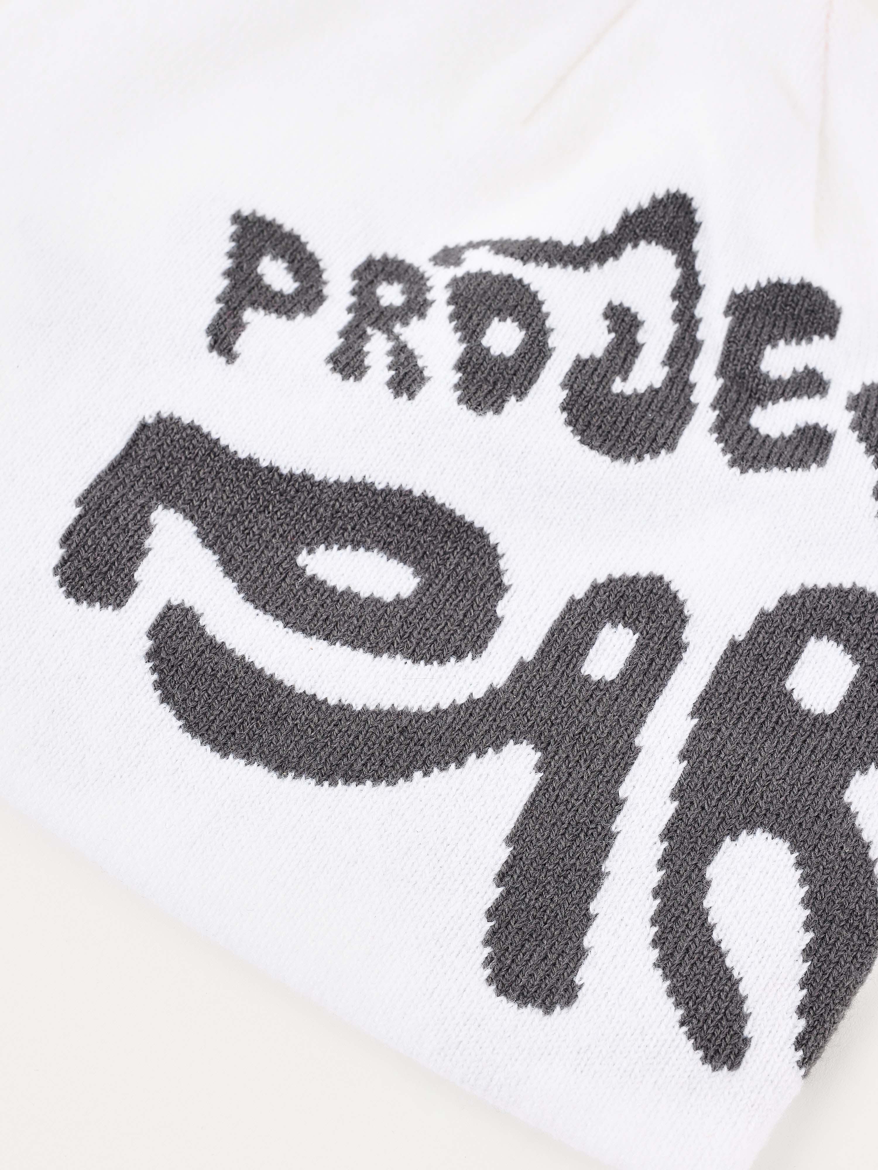 bonnet-logo-tricote-blanc-casse-detailshot