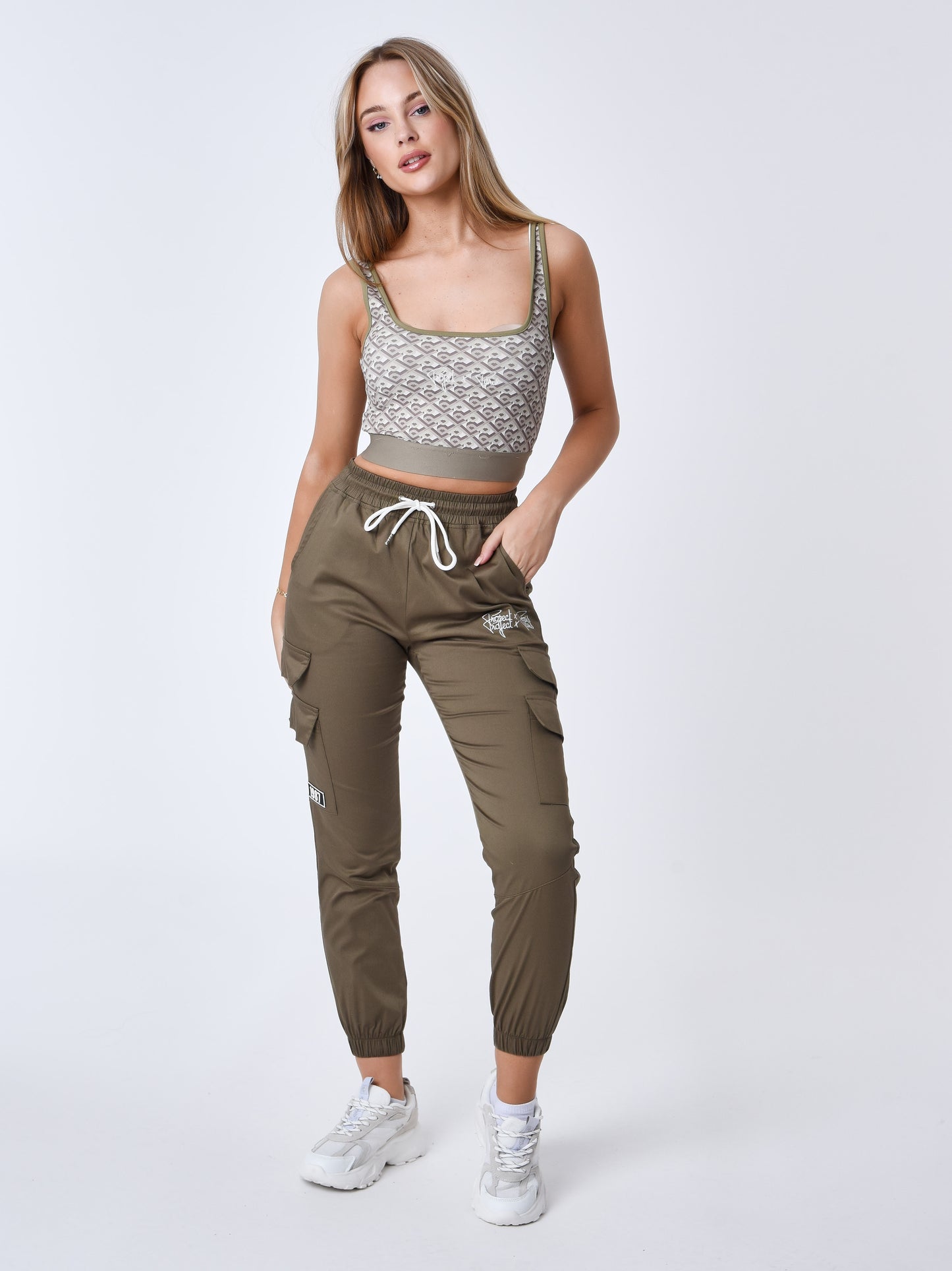 brassiere-graphic-gaze-olive