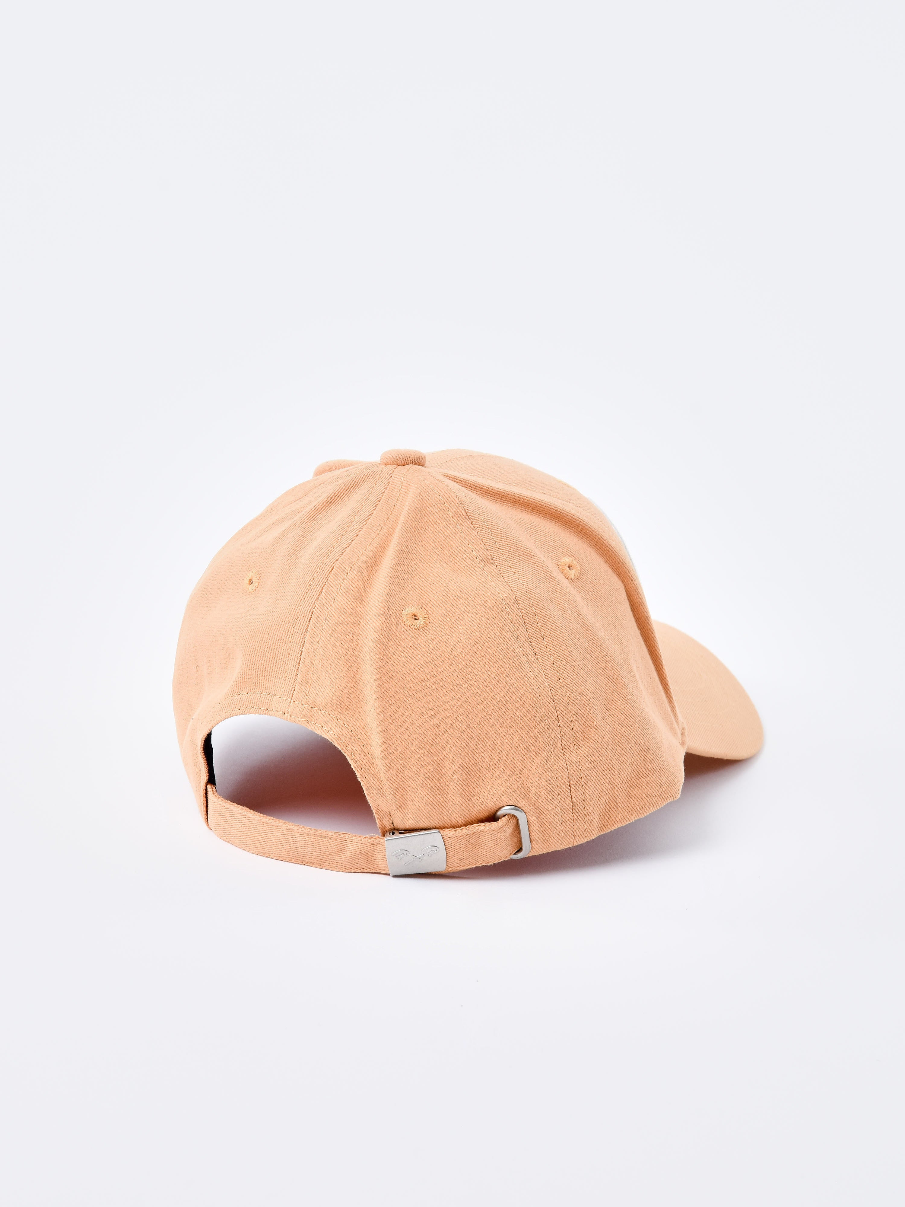 ca21017-apricot-cream