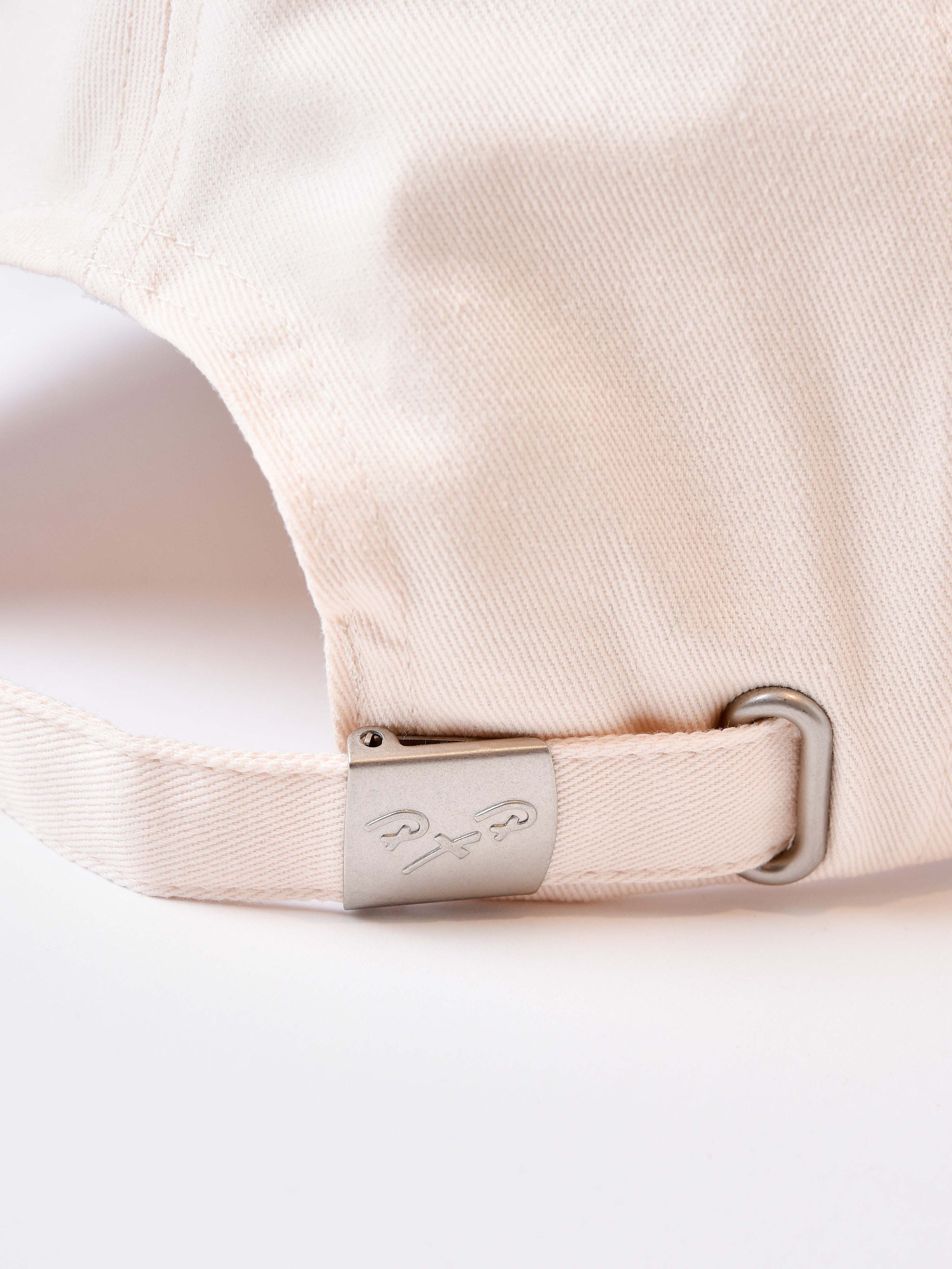 ca21017-ivoire-detailshot