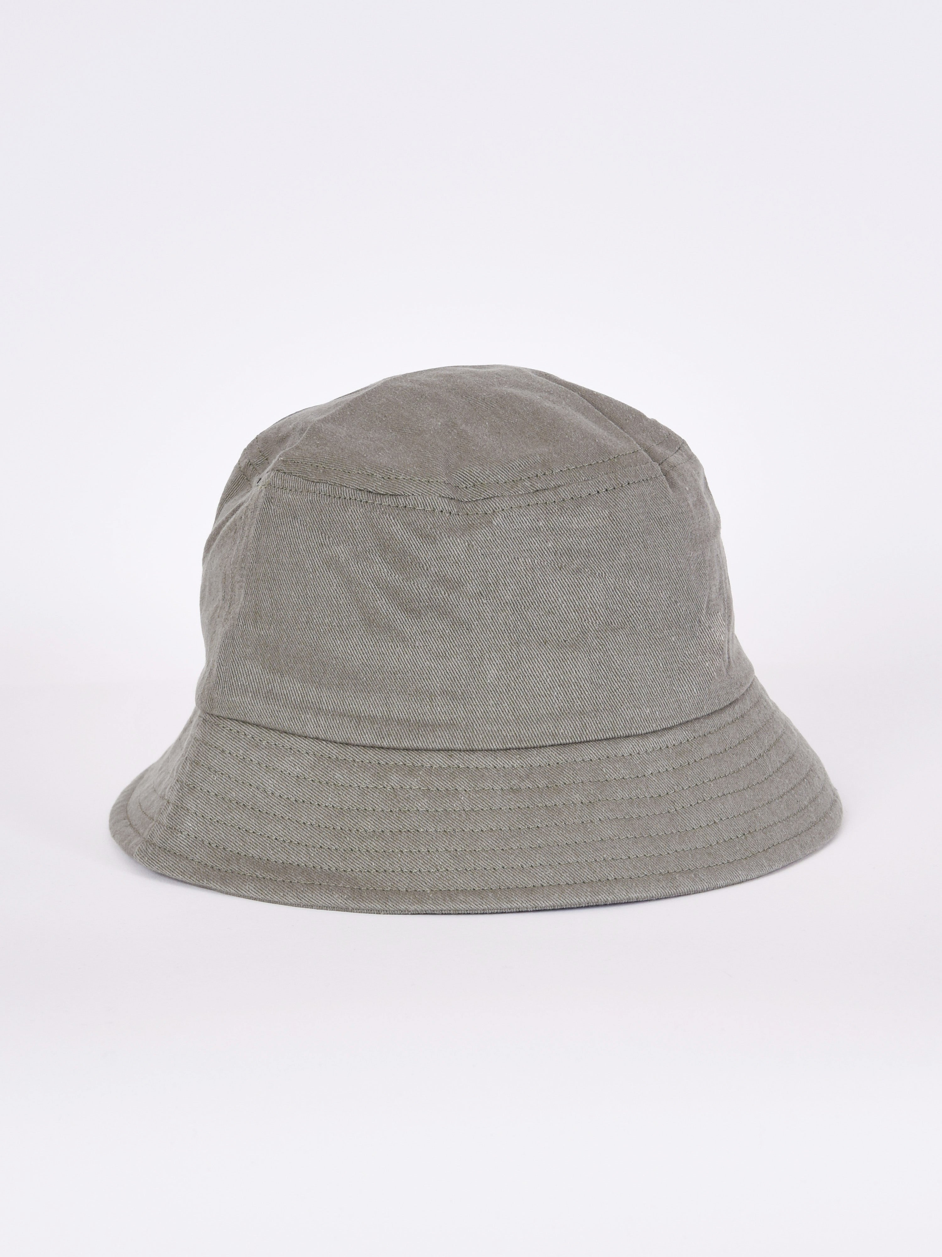 ca22019-4173-kaki