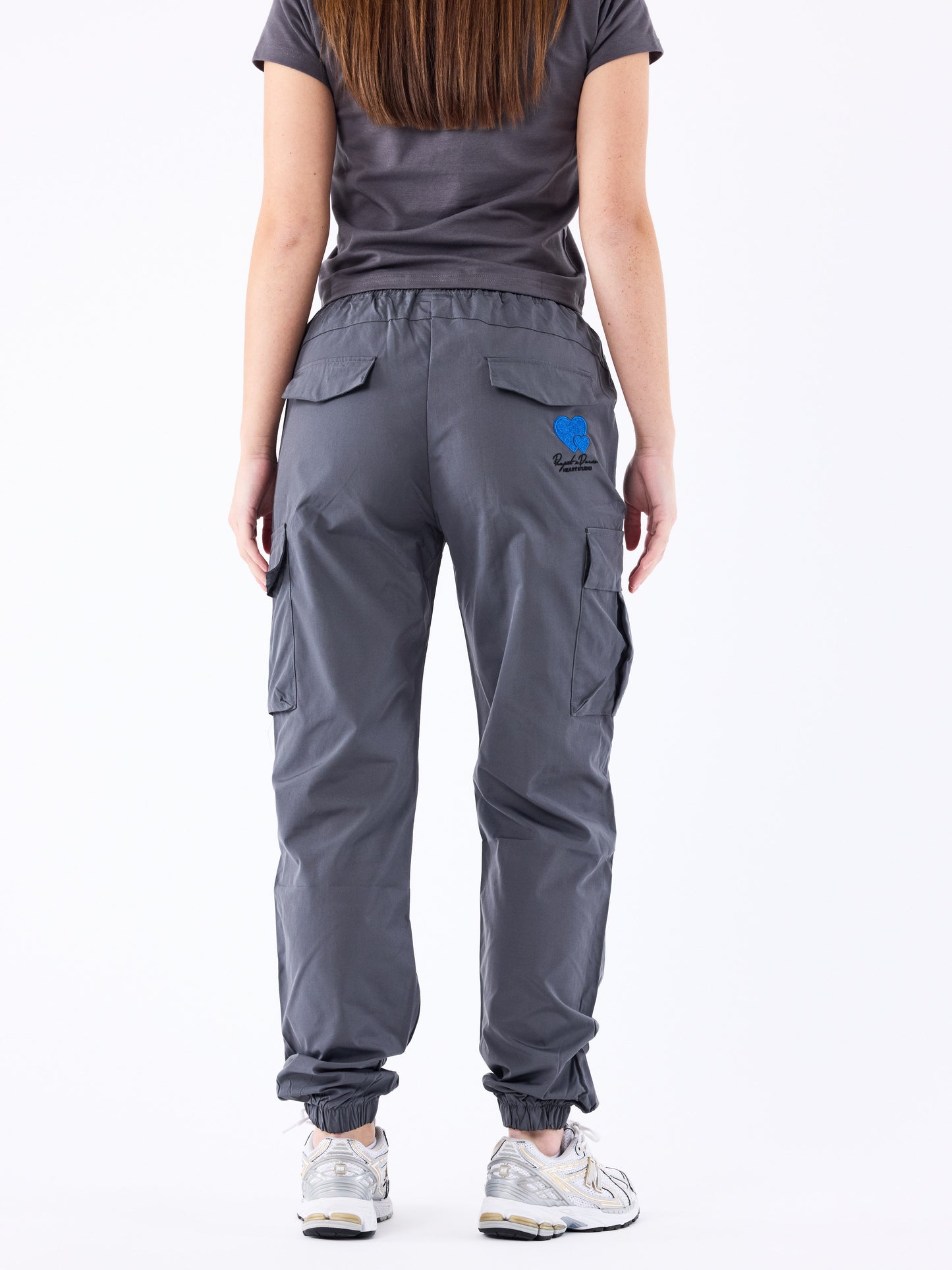 cargo-cold-hearts-anthracite-modelshot