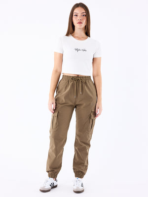 cargo-en-matiere-technique-5102-olive-fonce-modelshot