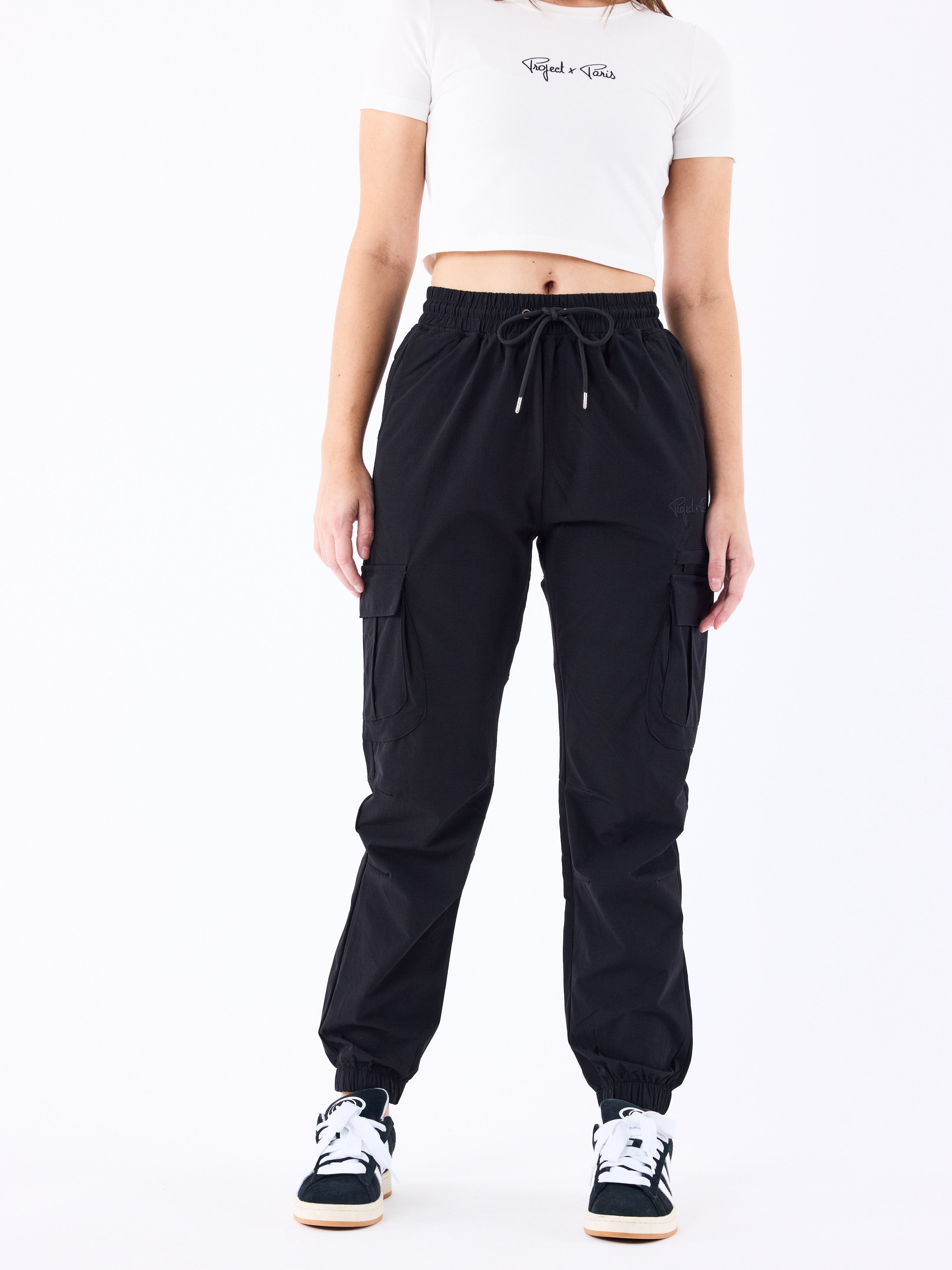 cargo-en-matiere-technique-5102-noir-modelshot