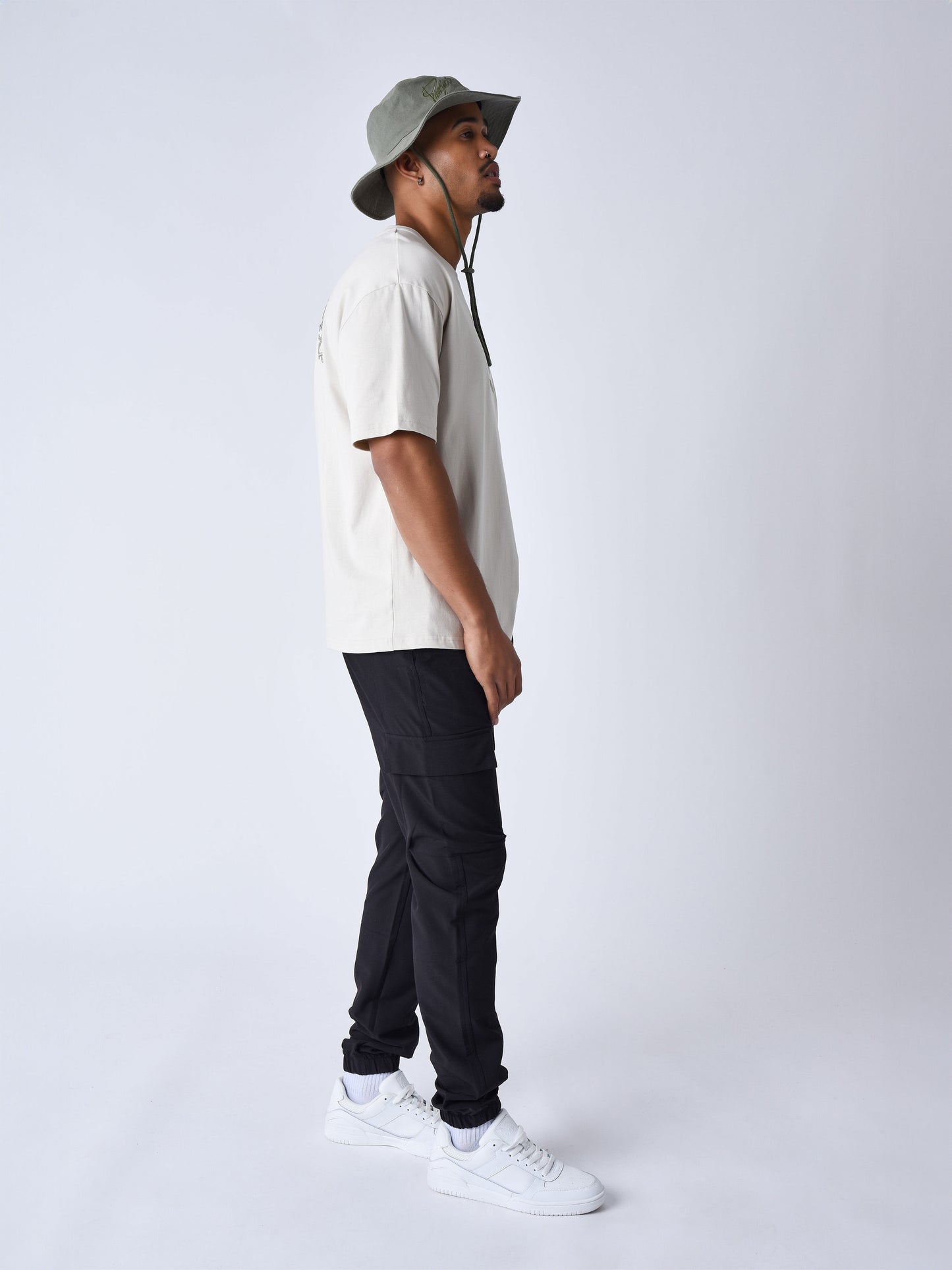 cargo-en-matiere-technique-noir