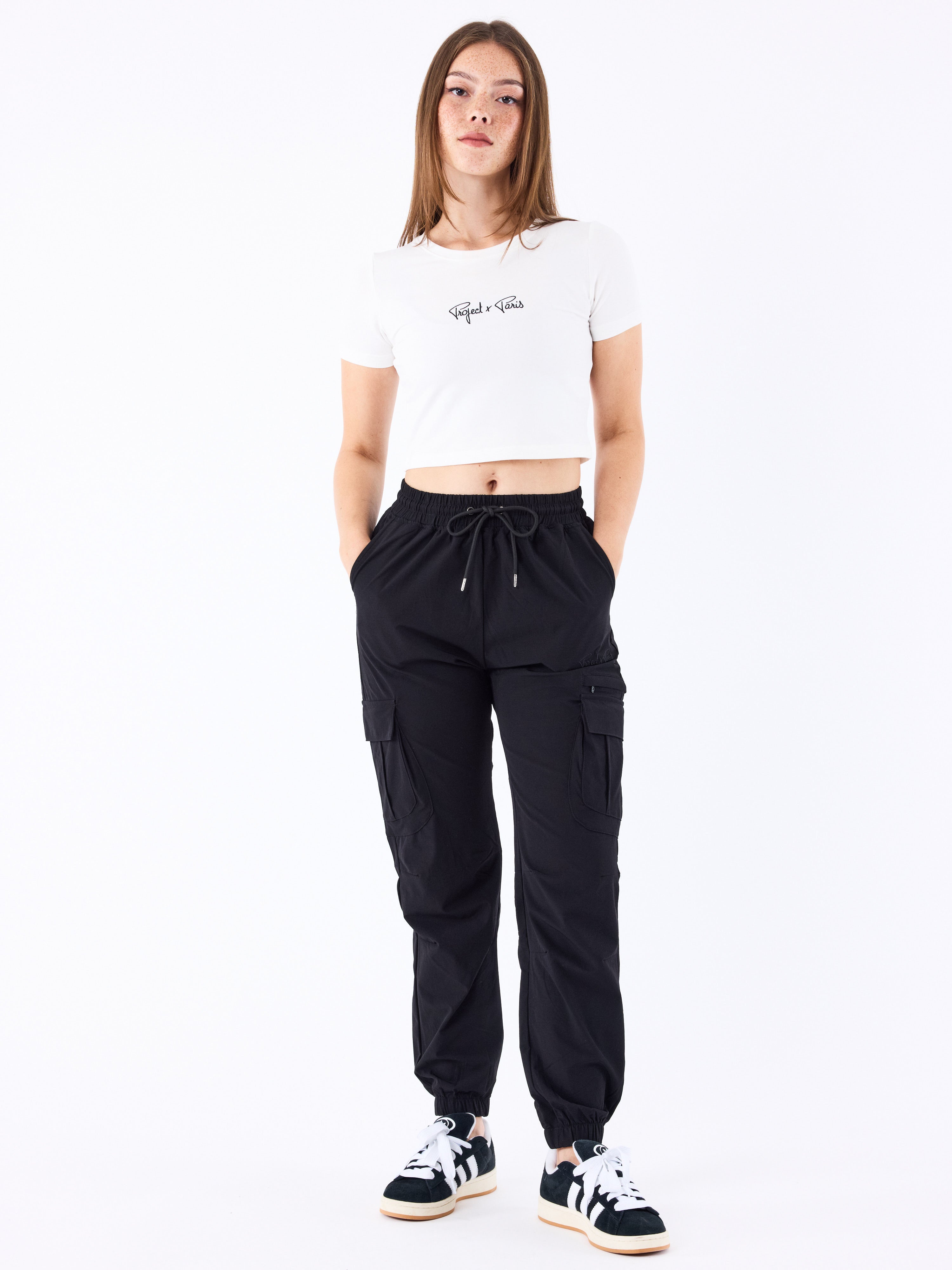 cargo-en-matiere-technique-5102-noir-modelshot