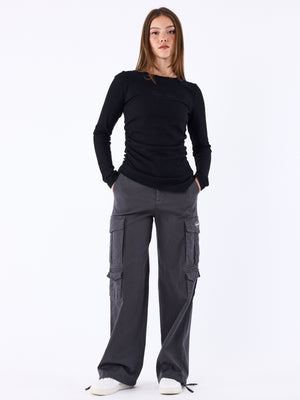 cargo-en-toile-gris-modelshot