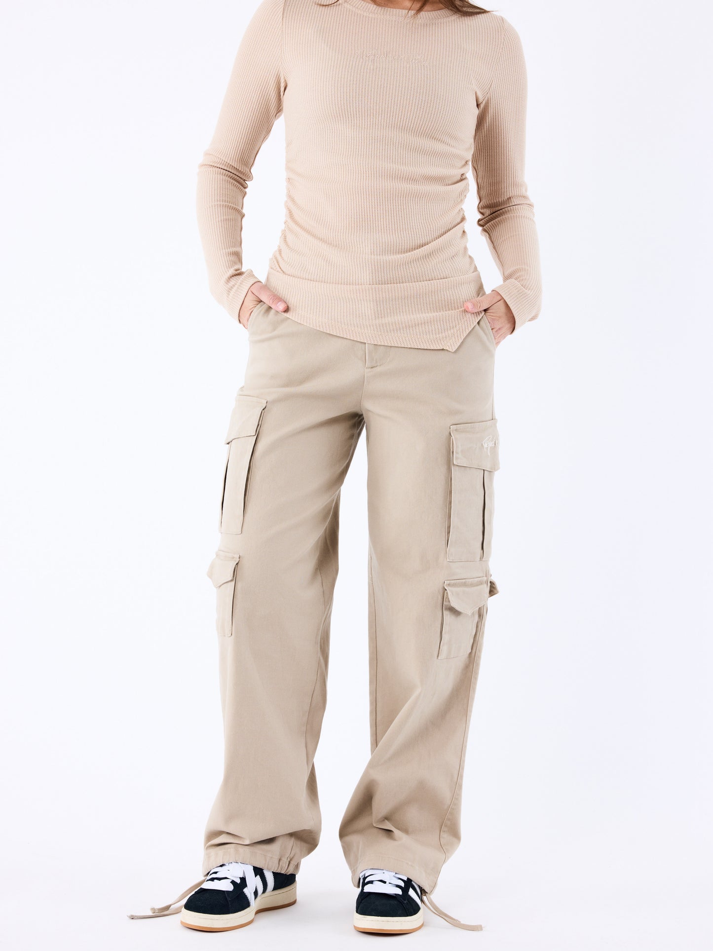 cargo-en-toile-gris-fume