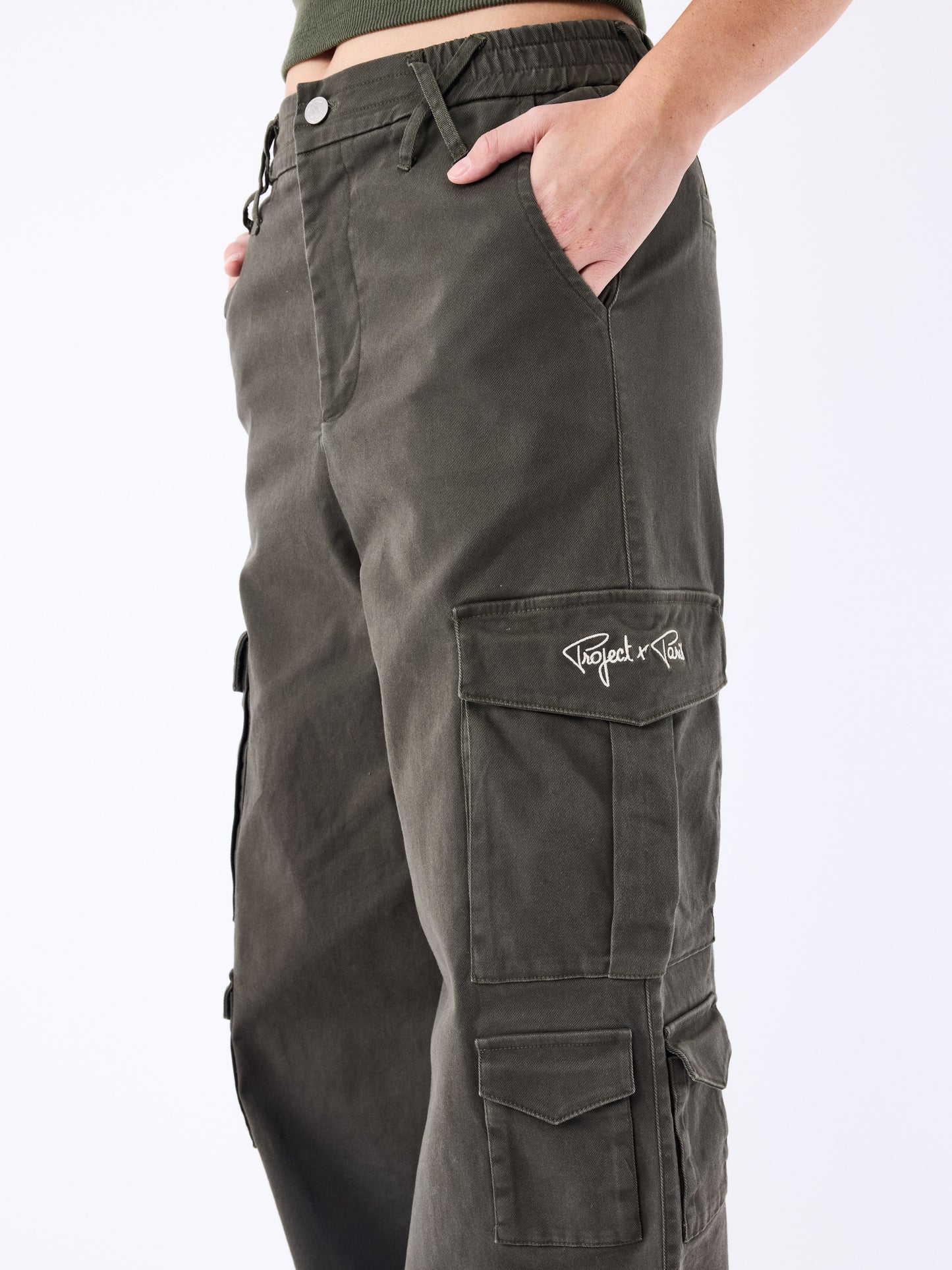 cargo-en-toile-kaki
