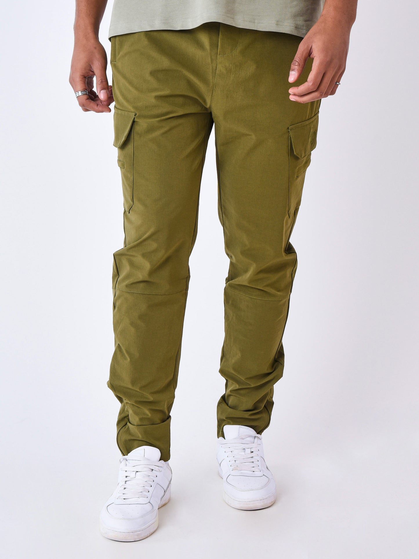 cargo-multi-poches-technique-kaki-modelshot