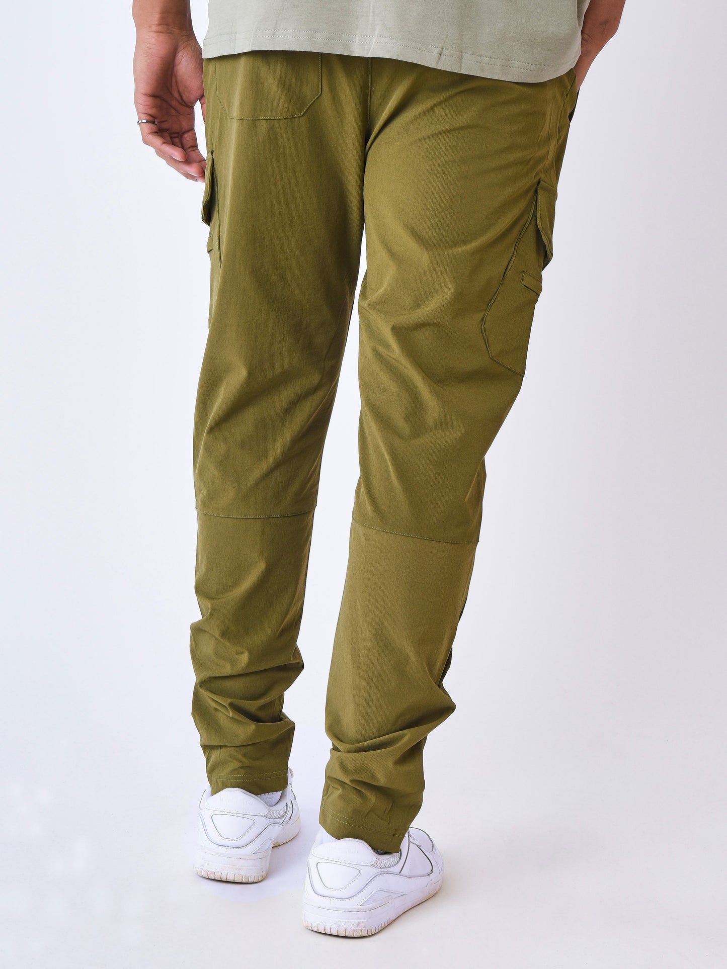 cargo-multi-poches-technique-kaki-modelshot