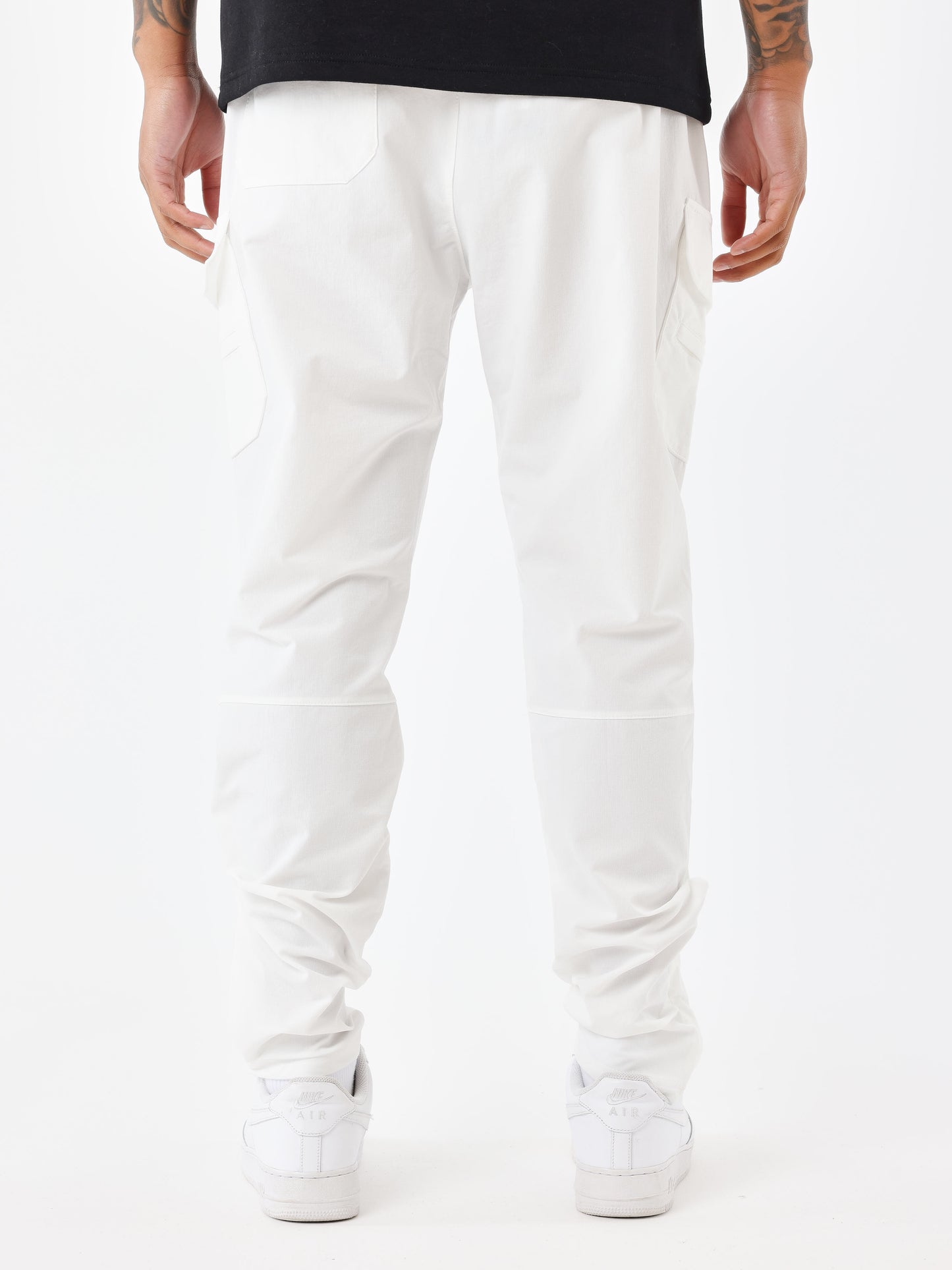 cargo-multi-poches-technique-blanc-casse-modelshot