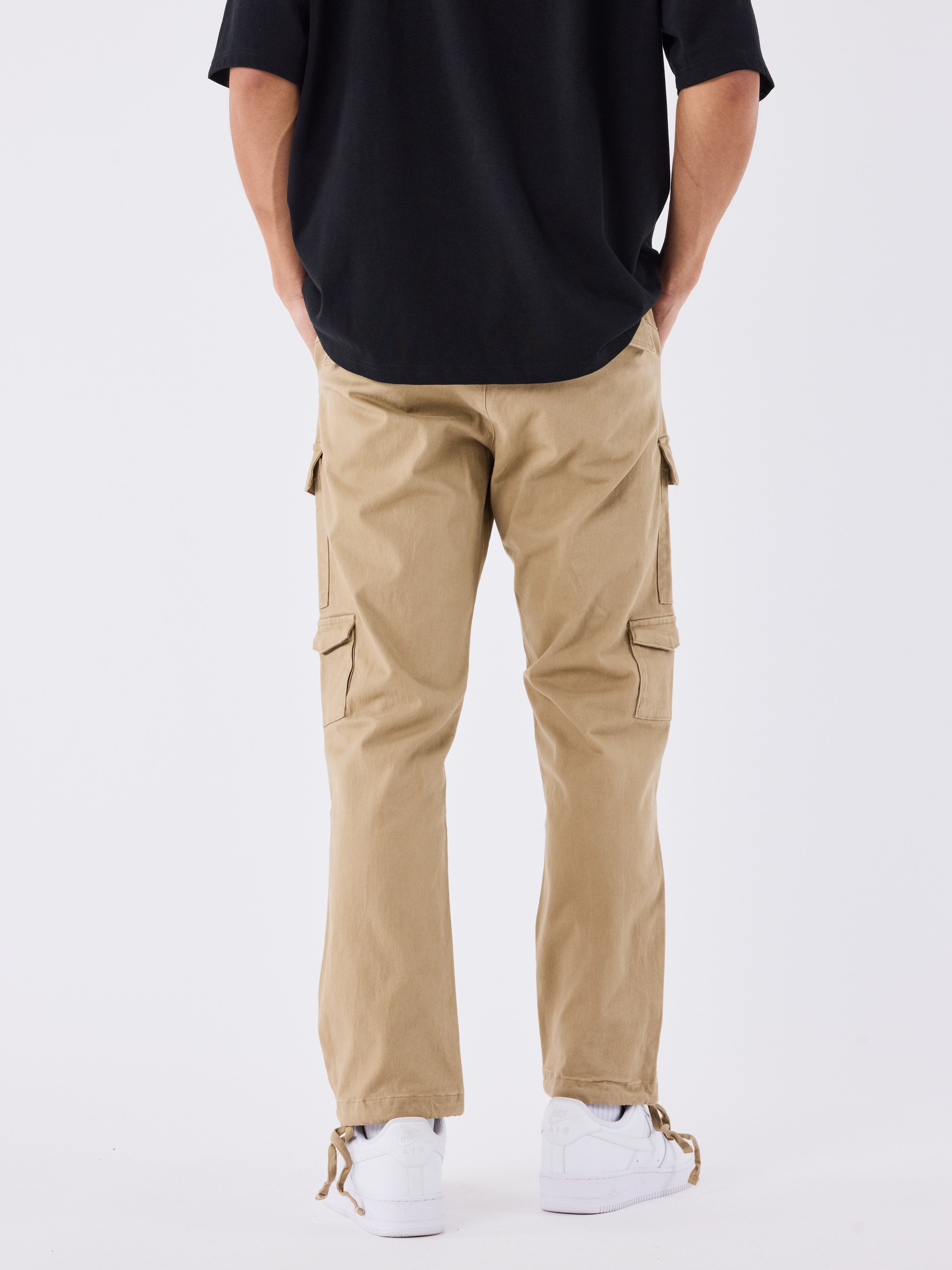 cargo-multipoches-beige-modelshot