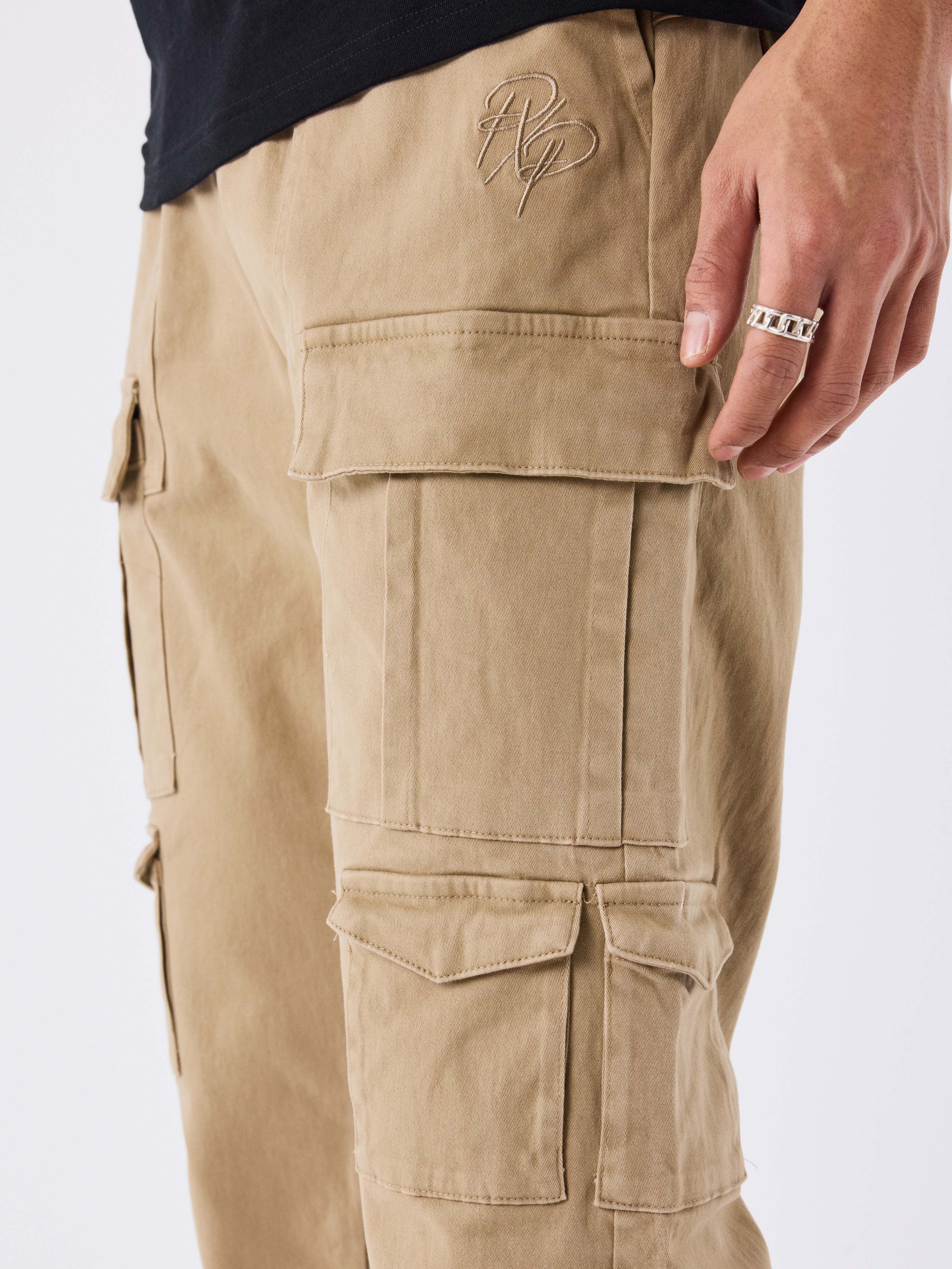 cargo-multipoches-beige-detailshot