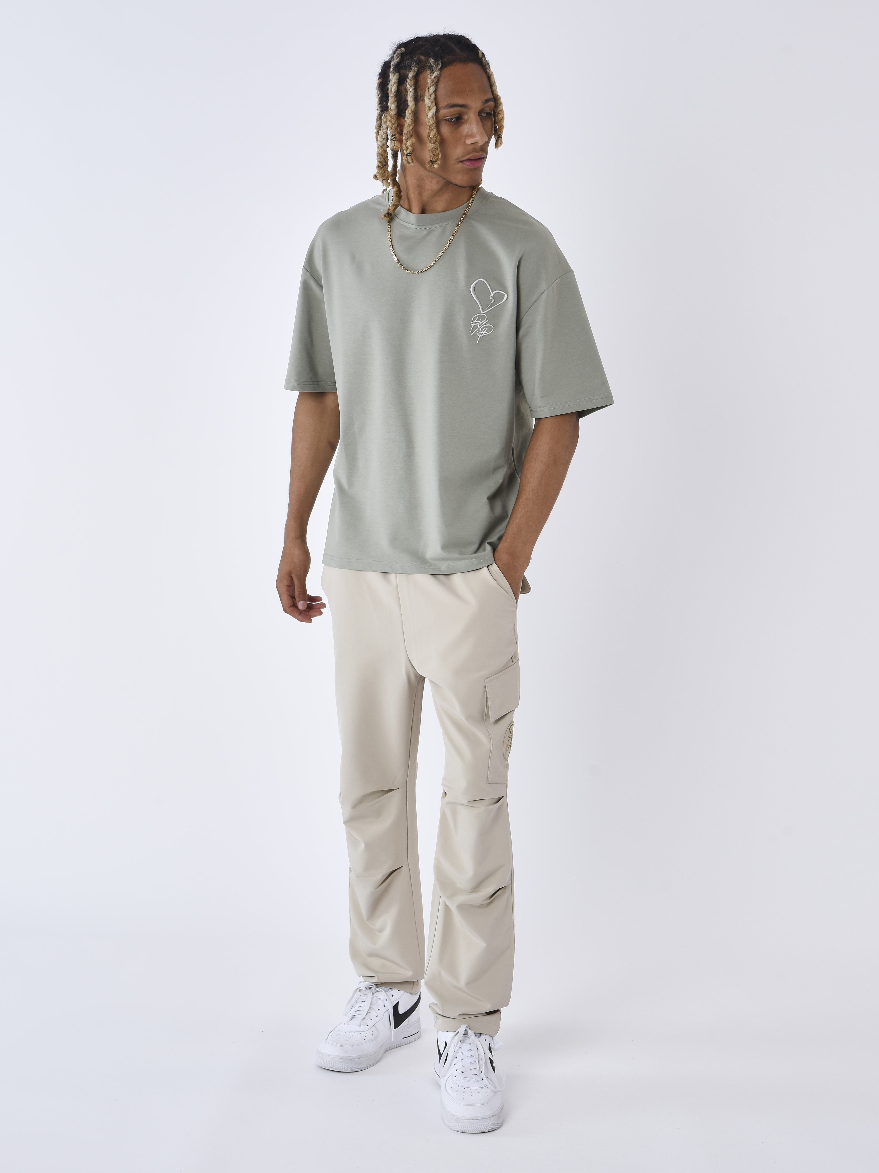 Parachute Cargo with Asymmetric Flap Pocket-1