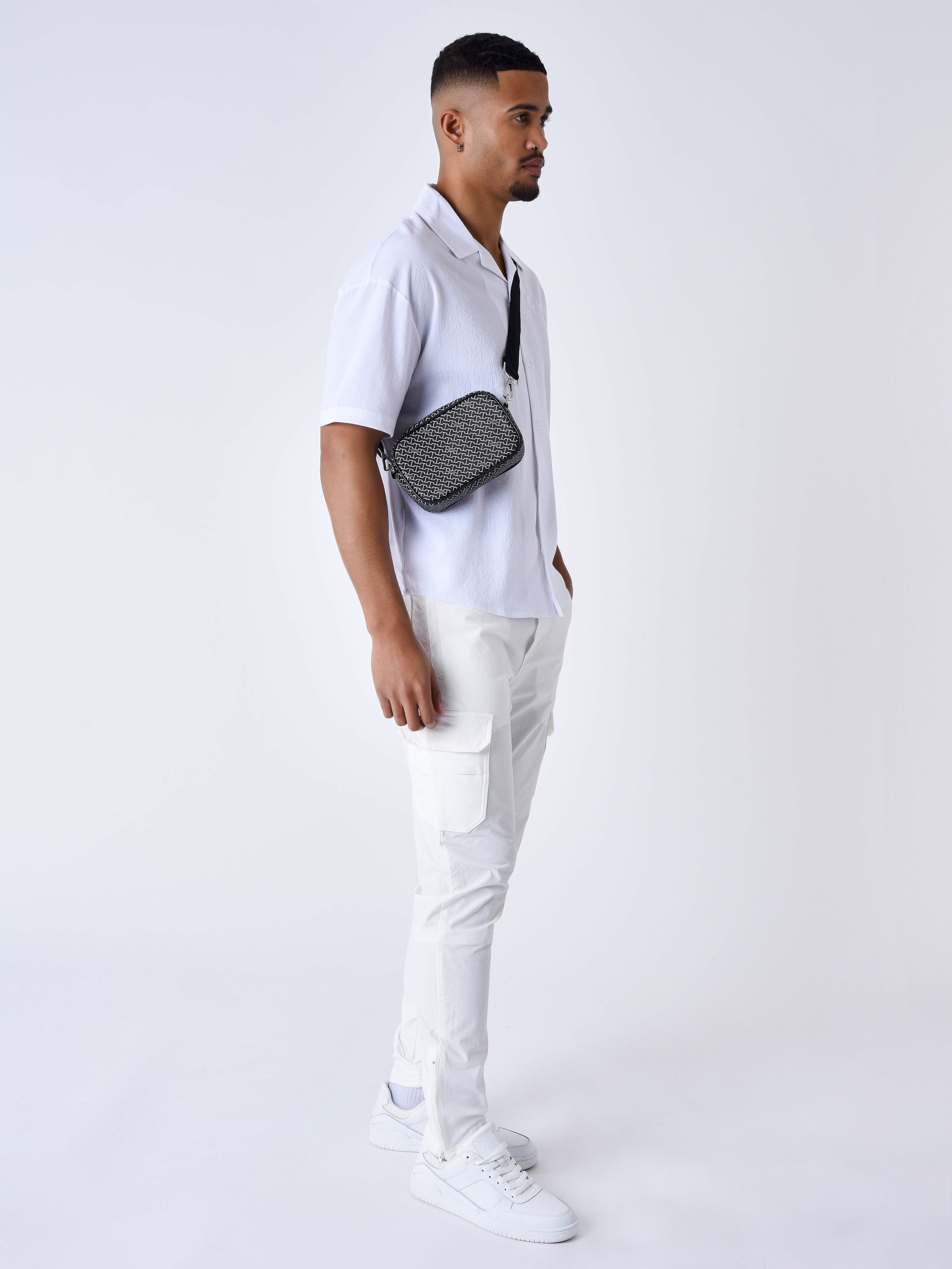 cargo--blanc-modelshot