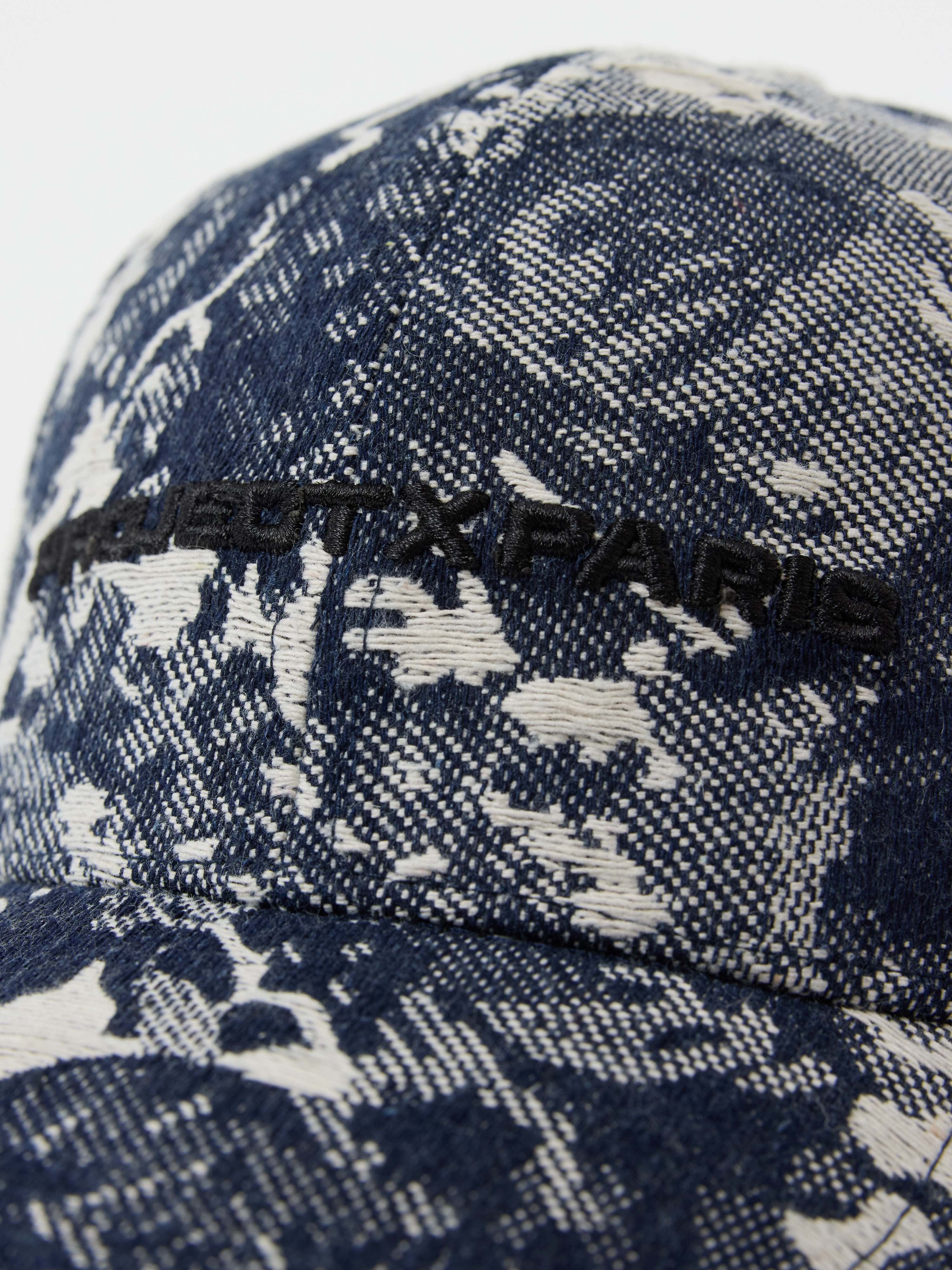 Abstract pattern cap-3