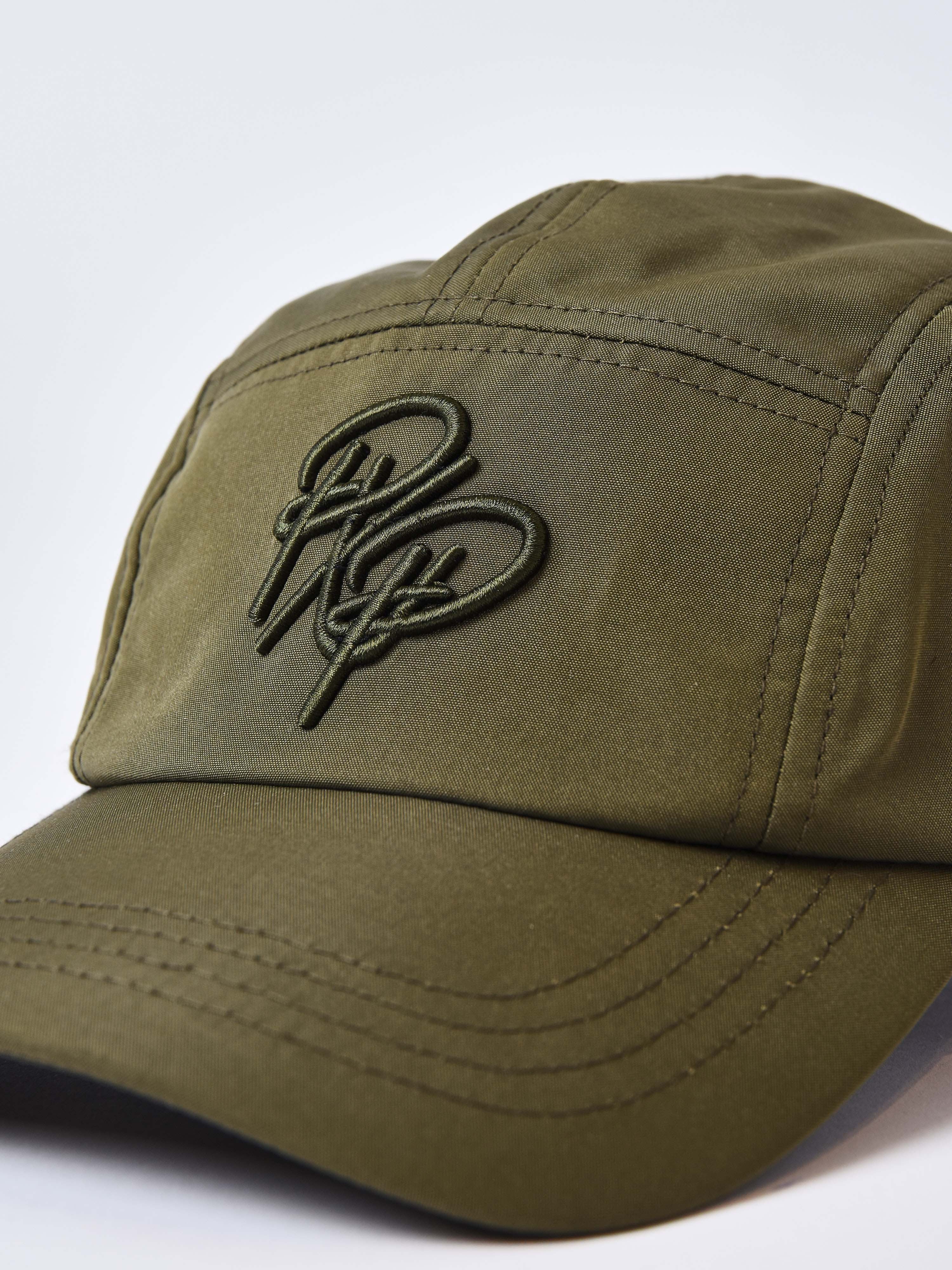 casquette-en-matiere-technique-olive-fonce