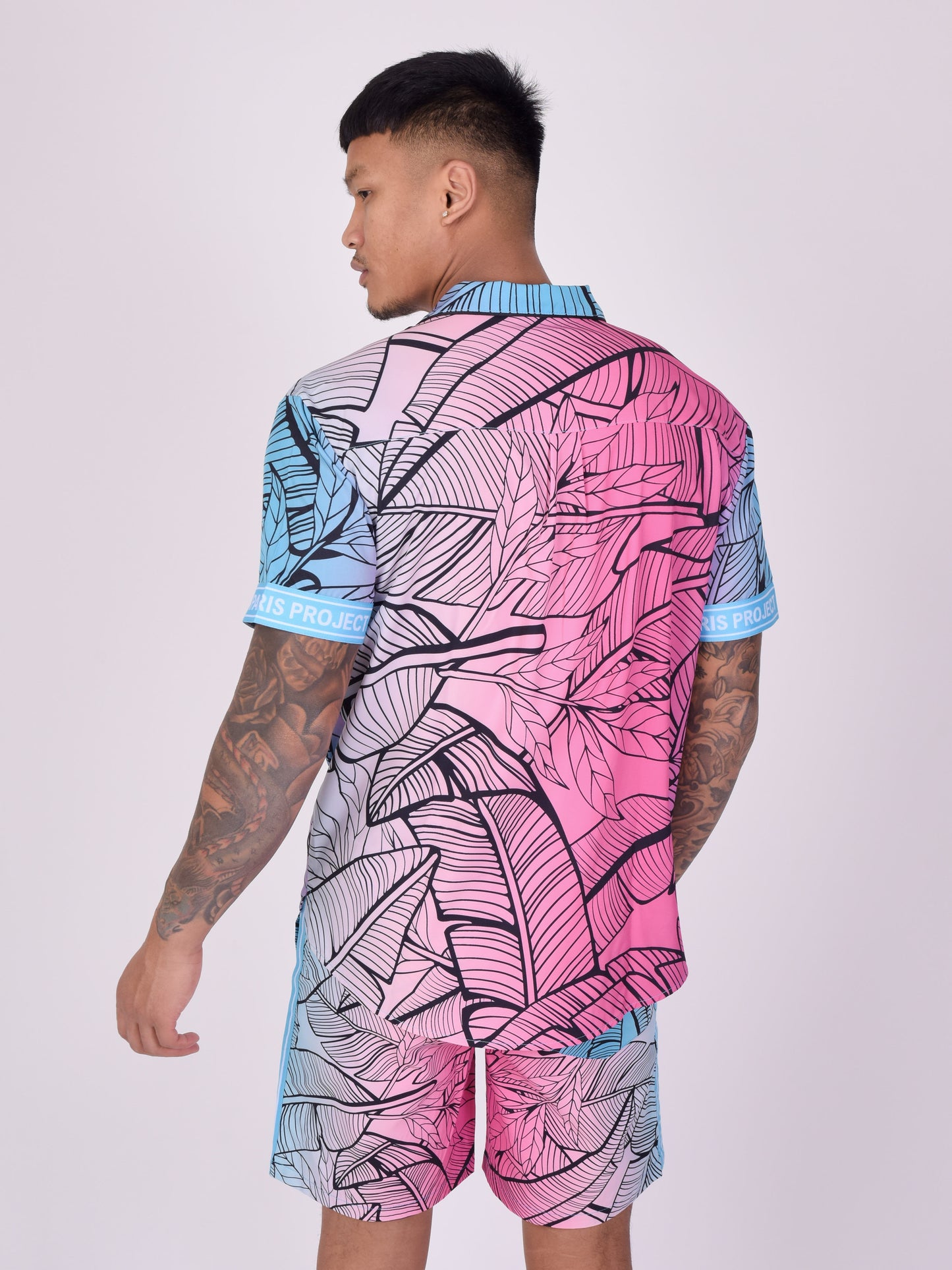 chemise-decontractee-imprime-tropical-avec-col-a-revers-bleu