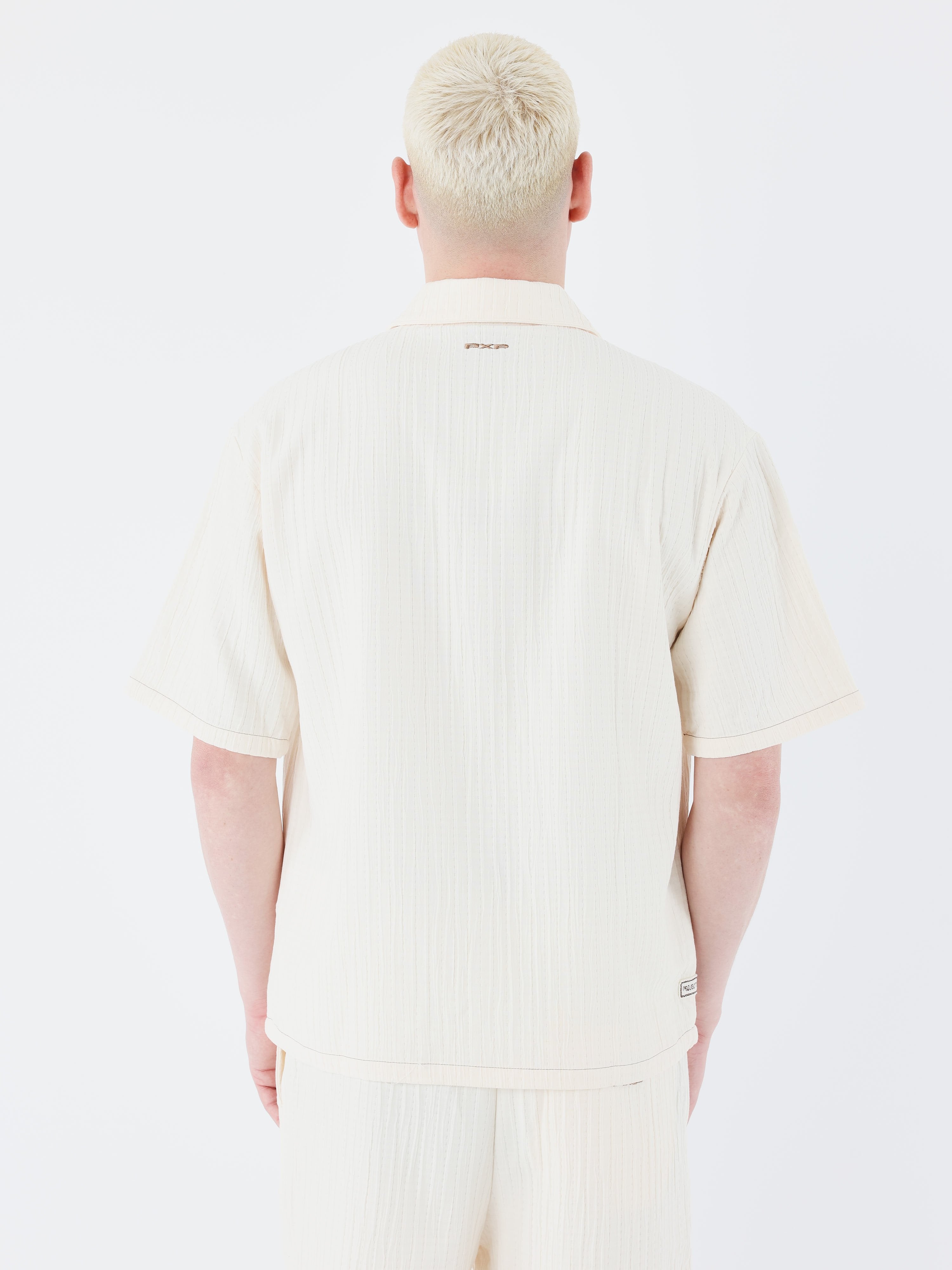 chemise-decontractee-plissee-craie