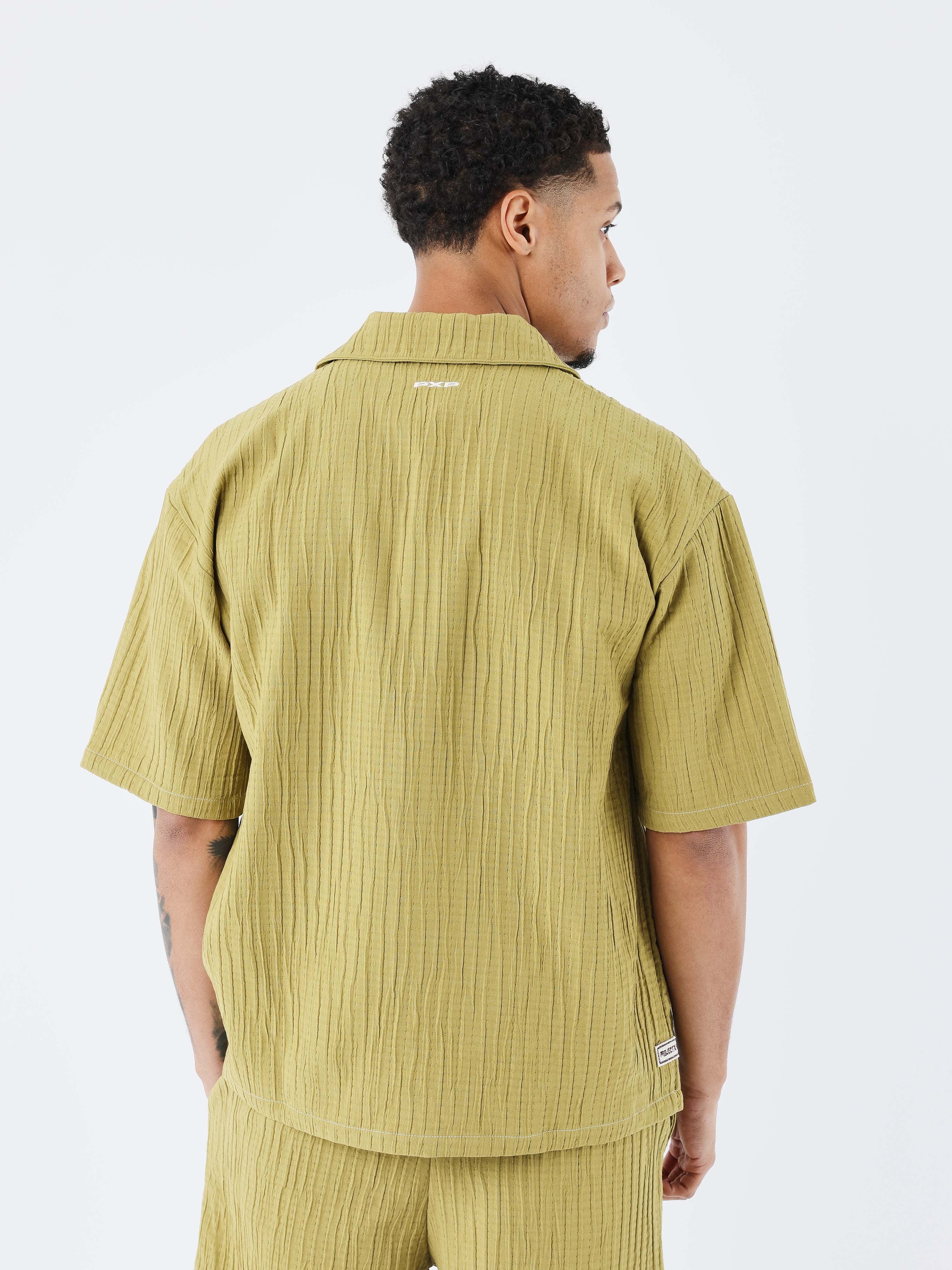 chemise-decontractee-plissee-moutarde