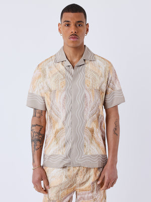 chemise-fluide-camel-modelshot