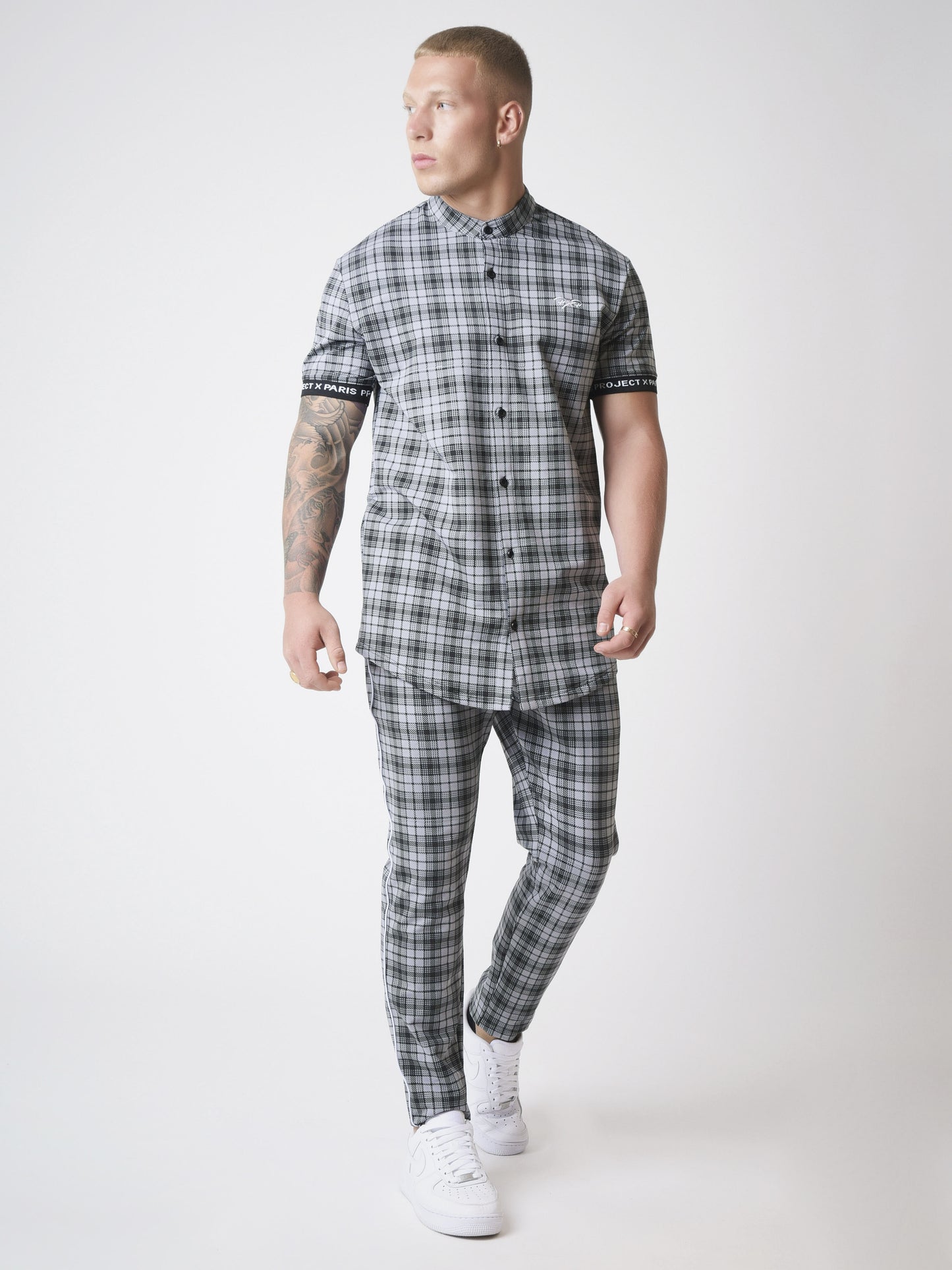 chemise-manches-courtes-elstiquees-a-carreaux-2010133-noir-modelshot